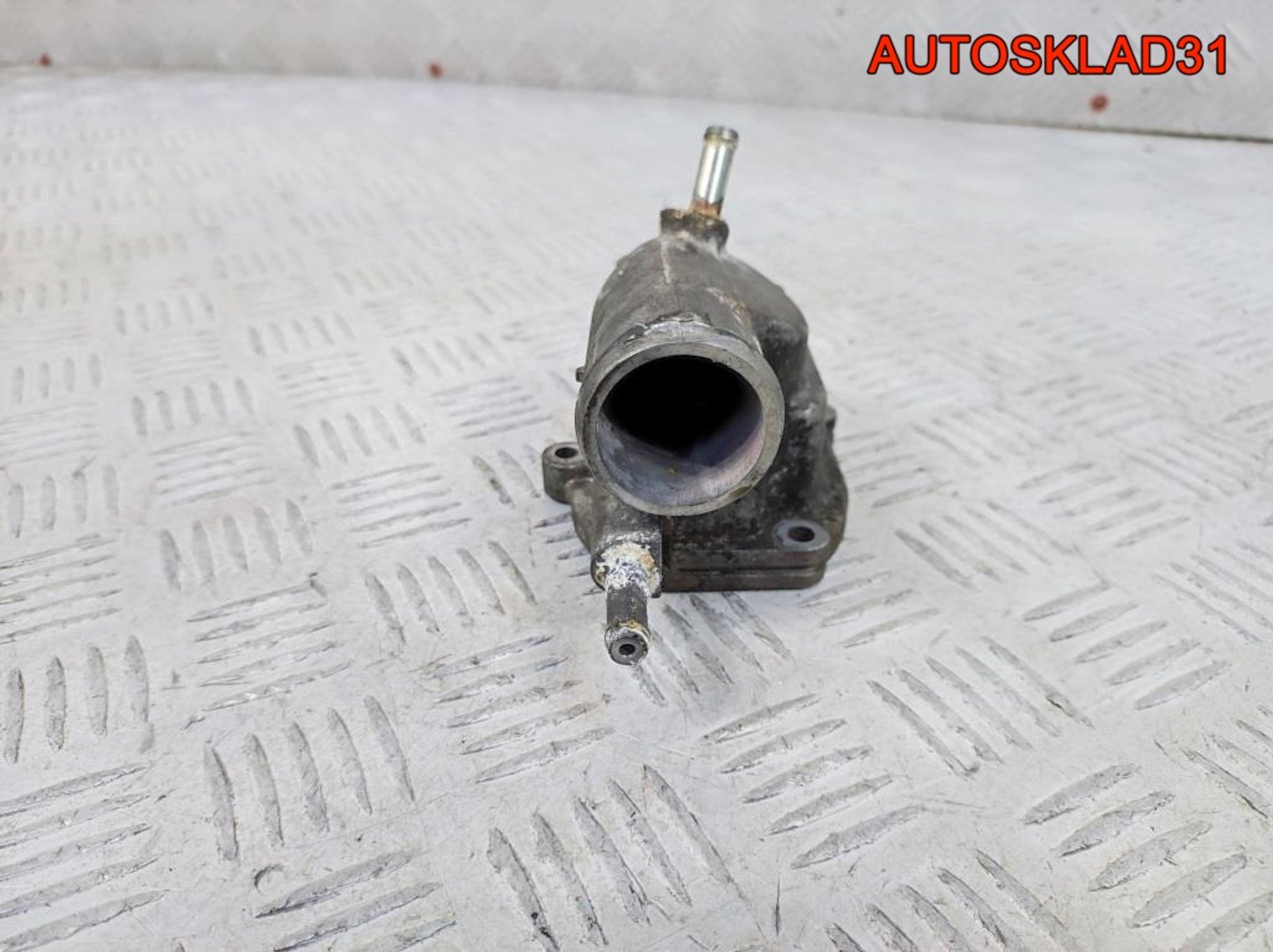 Корпус термостата Mercedes W203 OM 611 A6112030275, 1300 рублей, Дубовое