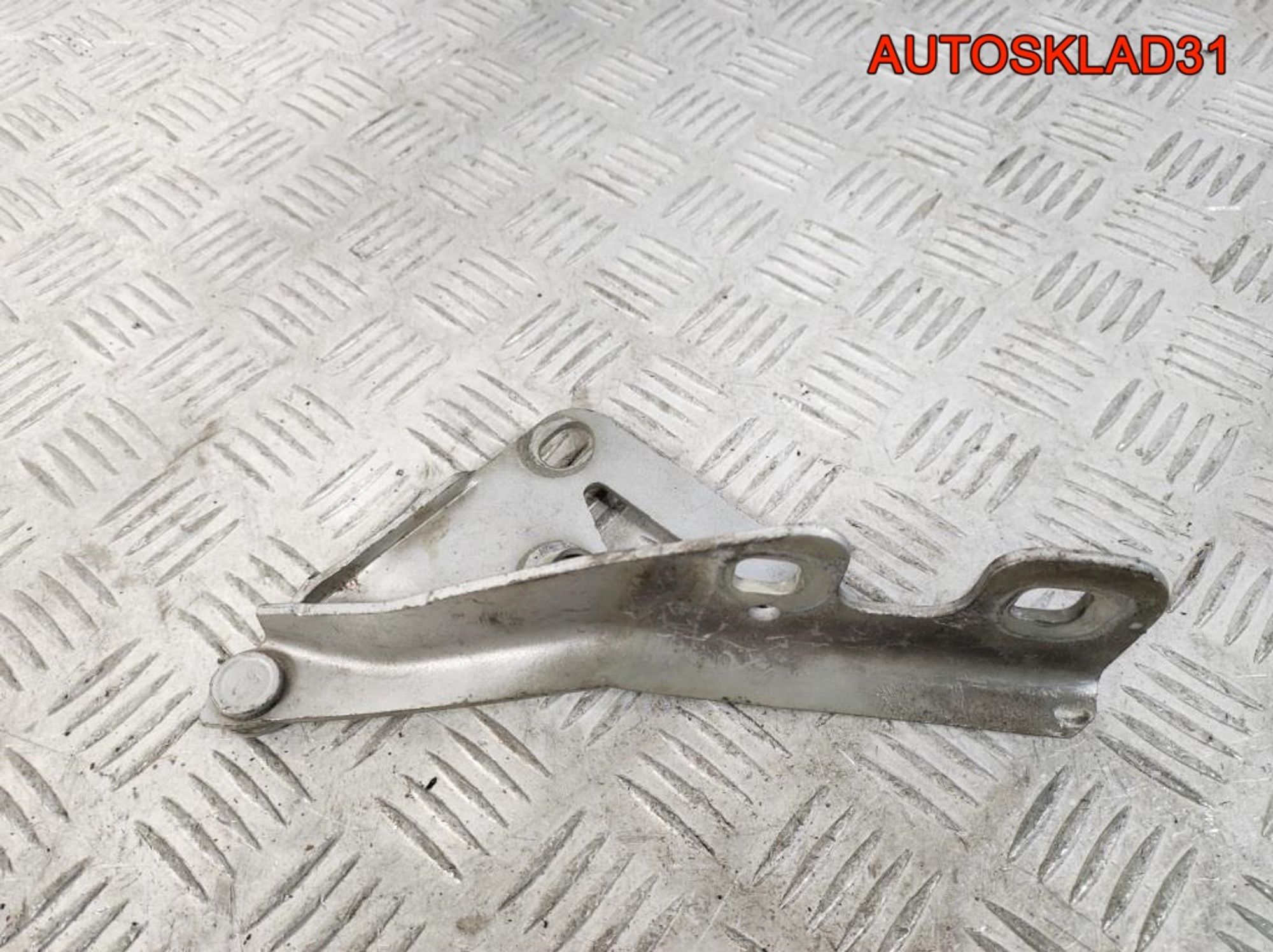 Петля капота правая Opel Astra H 13213448, 900 рублей, Дубовое