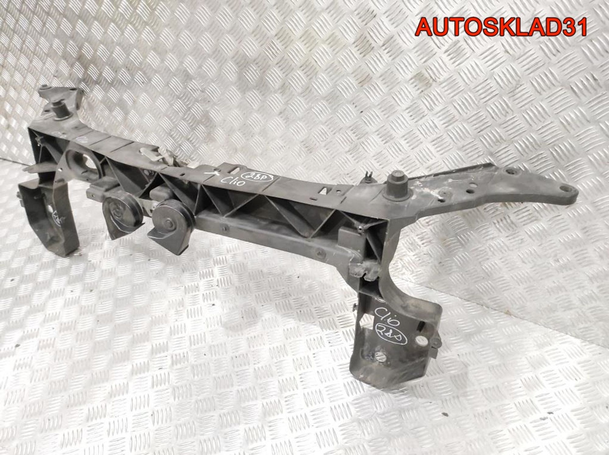 Панель передняя Renault Clio 3 8200290143, 2000 рублей, Дубовое