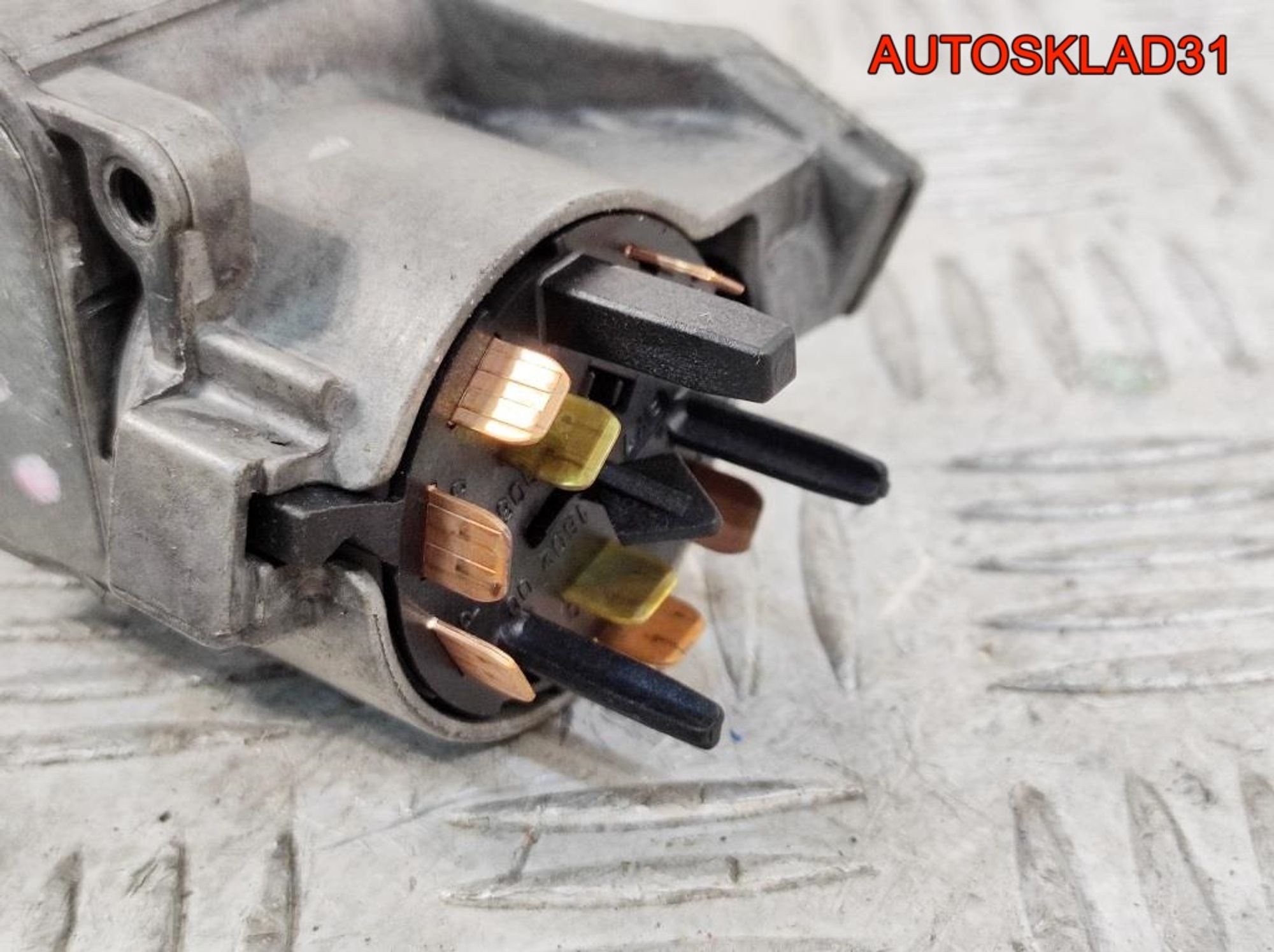 Комплект замок зажигания и личинка с ключом Volkswagen Golf 4 4B0905851C, 3600 рублей, Дубовое