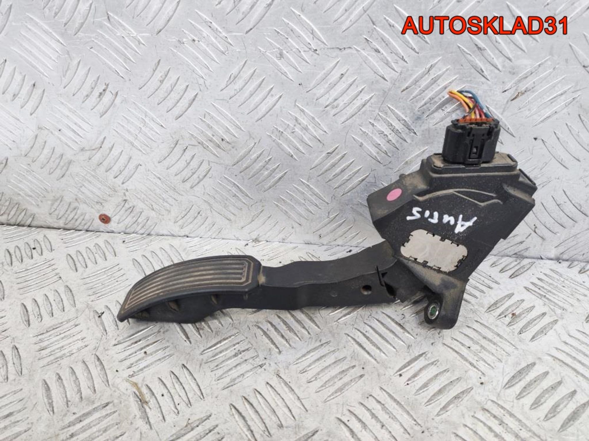 Педаль газа Toyota Auris 7811002020 Бензин, 1700 рублей, Дубовое