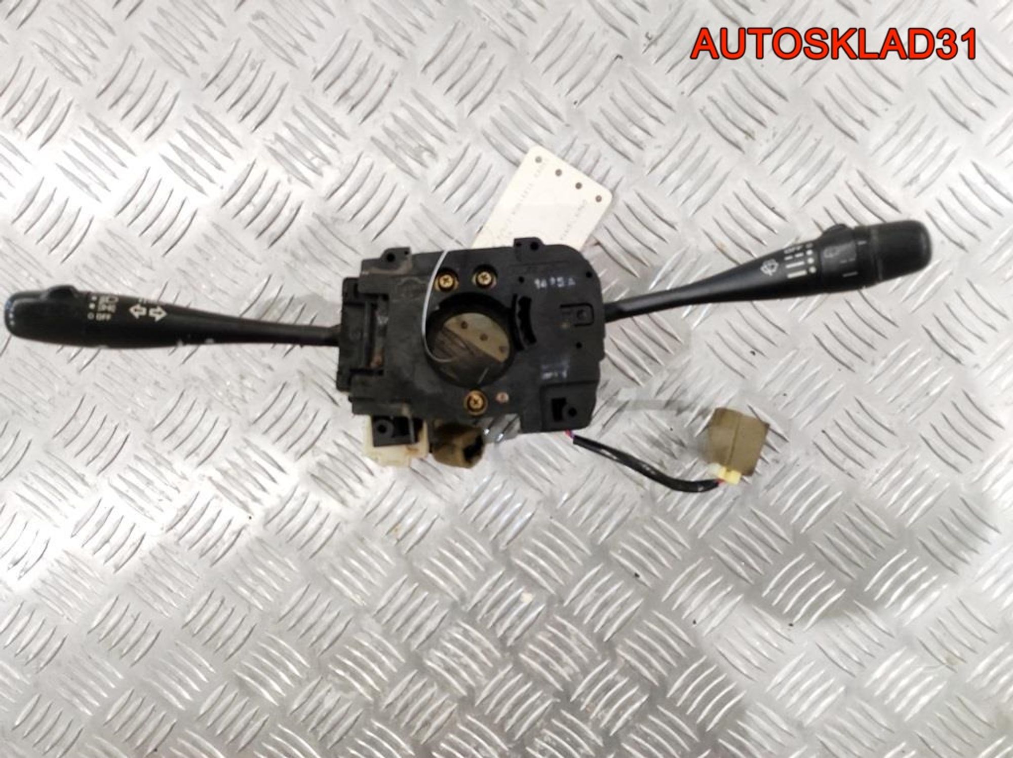 Переключатель подрулевой Nissan Sunny N14, 2000 рублей, Дубовое