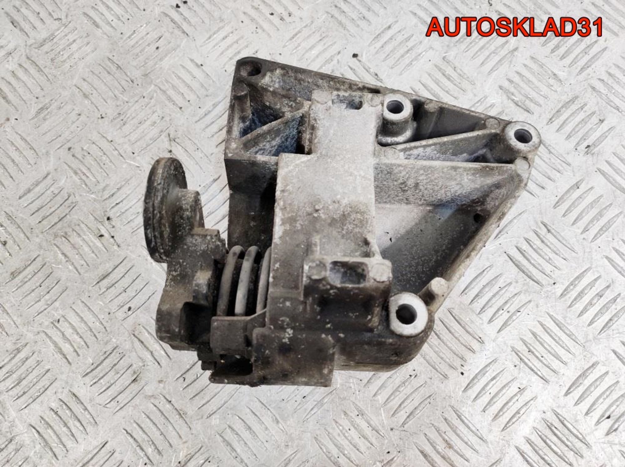 Кронштейн кондиционера BMW E46 2,5 M54B25 64557512556, 500 рублей, Дубовое