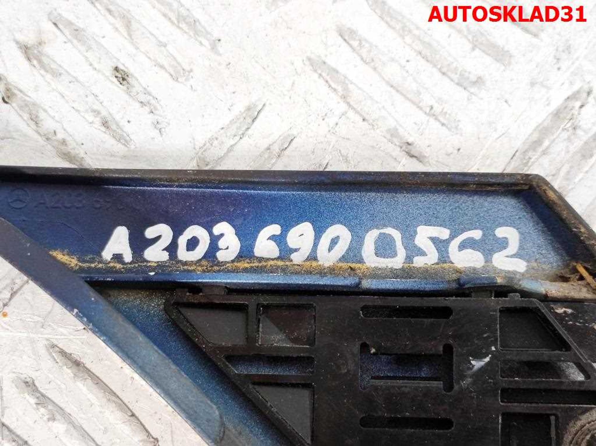 Молдинг заднего крыла левого Mercedes W203 A2036900562 Седан, 600 рублей, Дубовое
