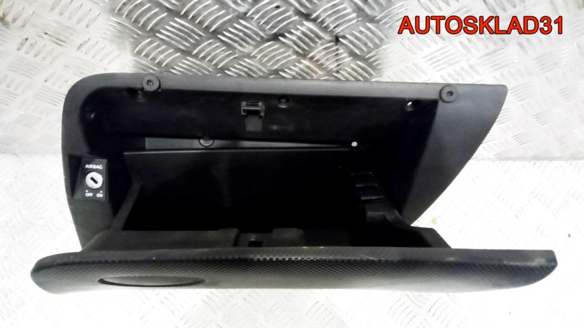 Бардачок SEAT Altea 5P1857103, 2000 рублей, Дубовое