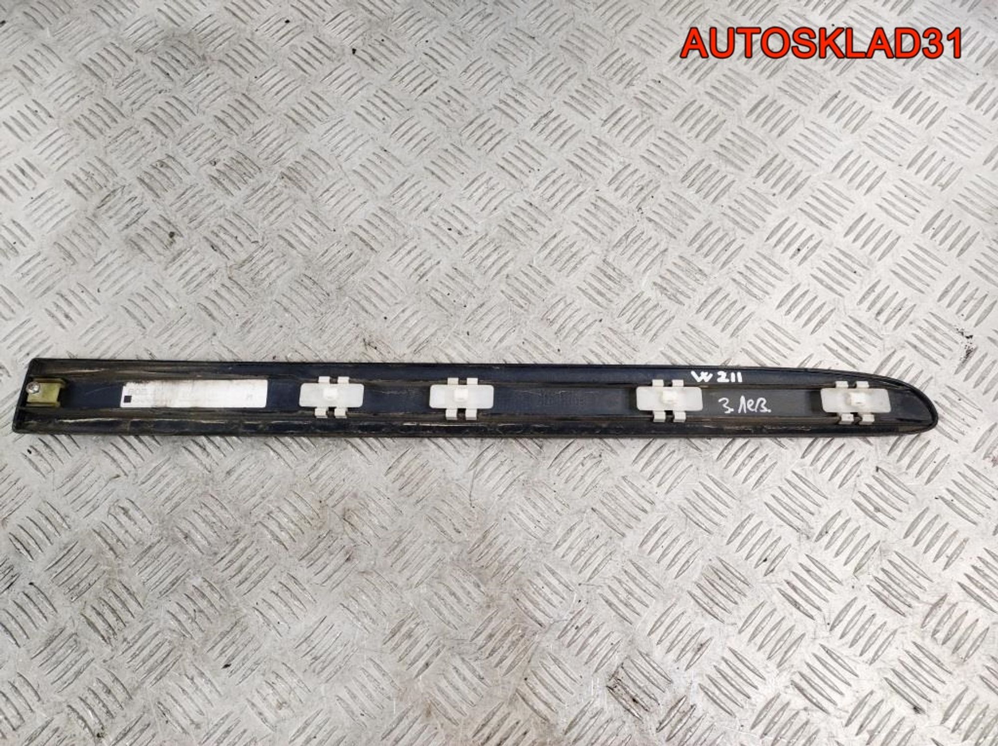 Молдинг задней левой двери Mercedes W211 A2116901162, 900 рублей, Дубовое