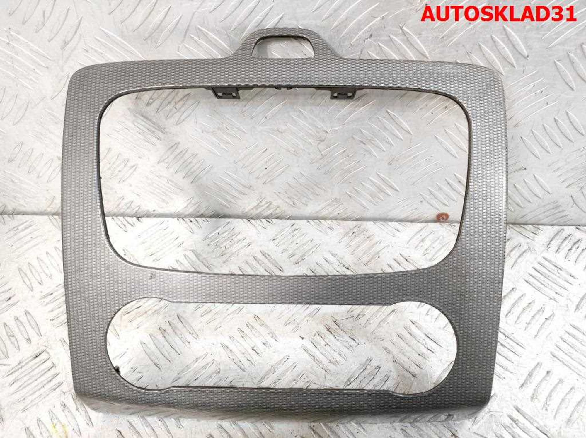 Рамка магнитолы Ford Focus 2 7M5118522D, 1600 рублей, Дубовое