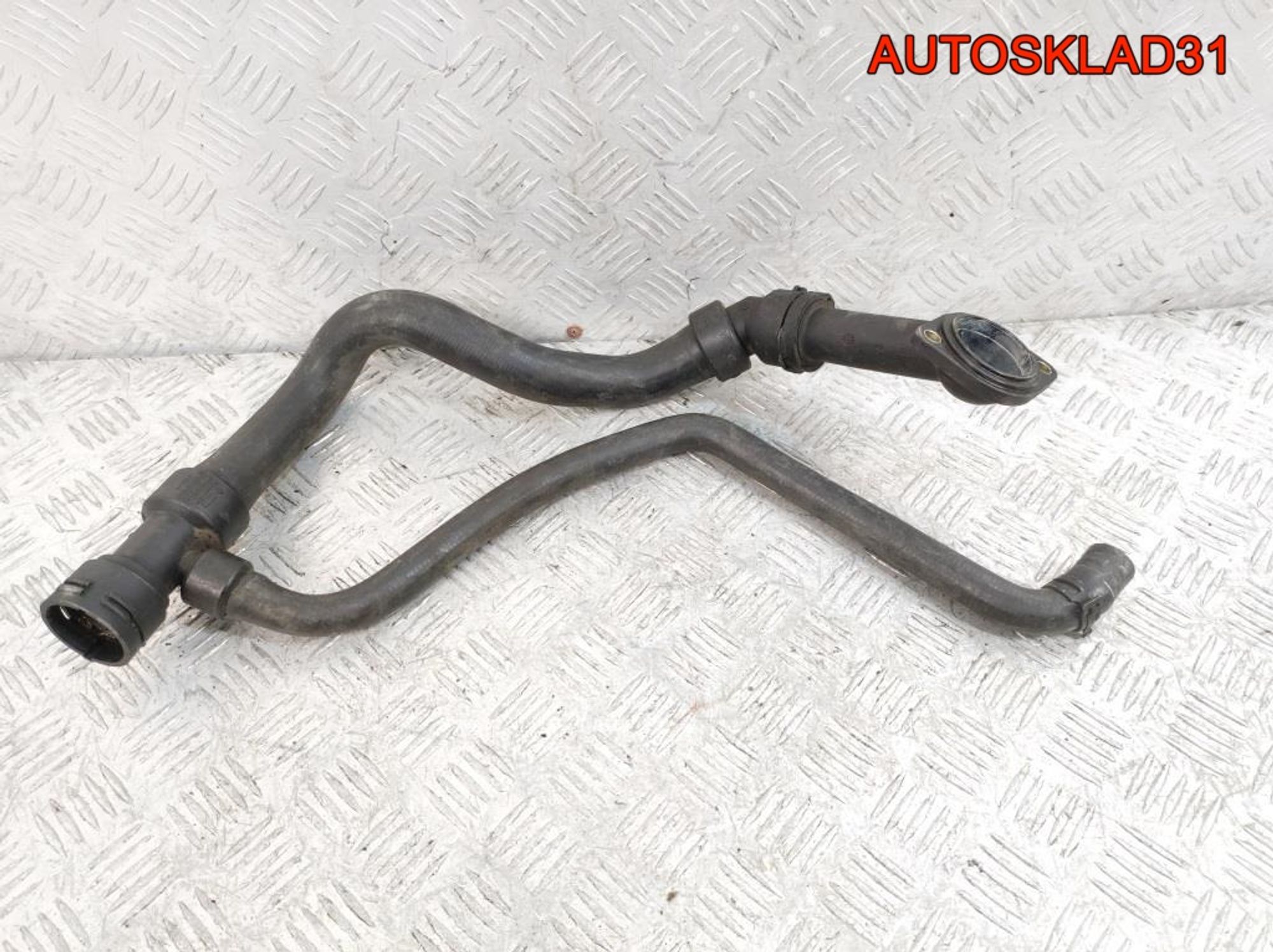 Патрубок радиатора VW Passat B5 1,6 Бензин 8D0121055J, 1200 рублей, Дубовое