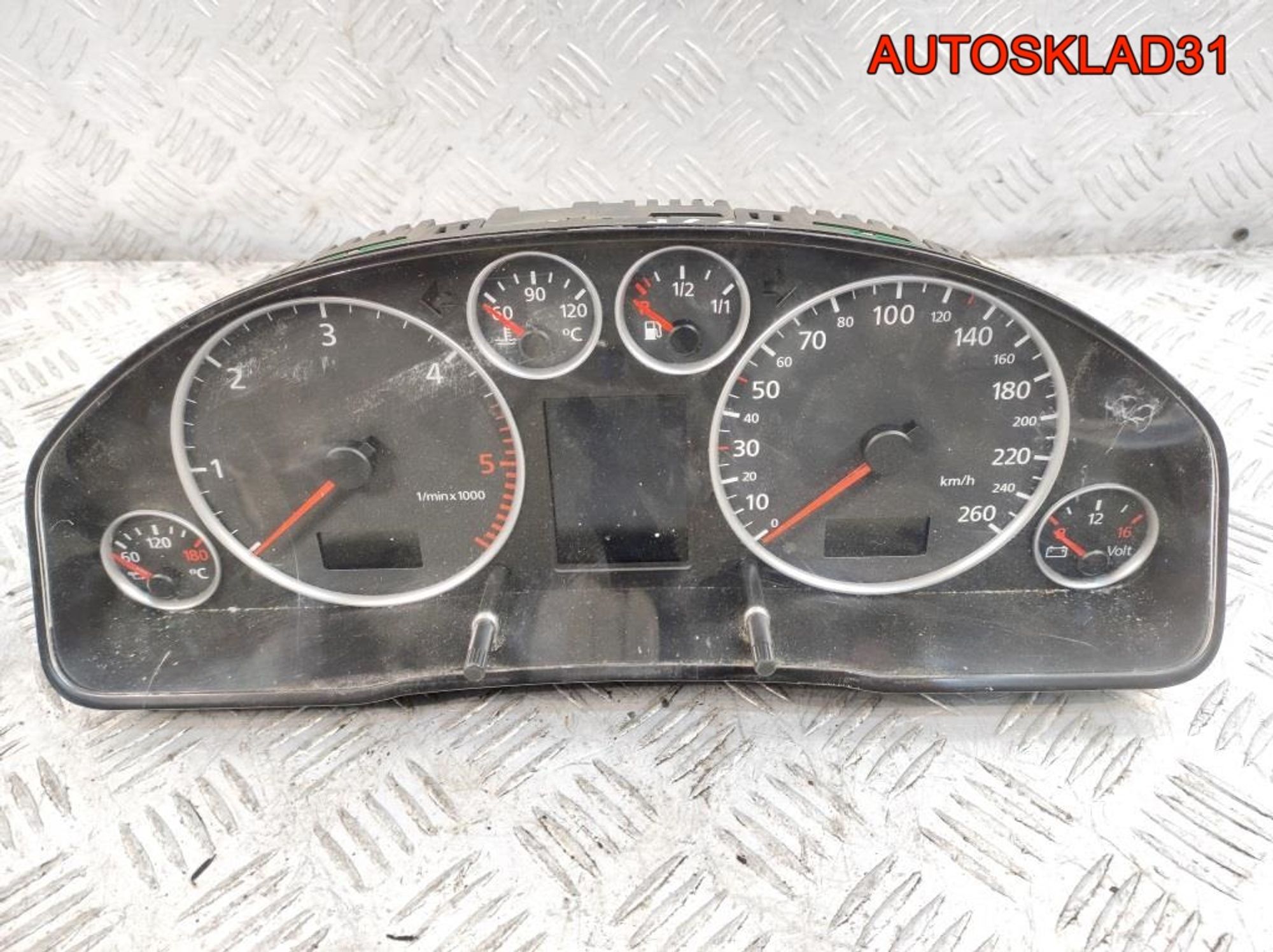 Панель приборов Audi A6 C5 2,5 Дизель 4B0920933GX, 15000 рублей, Дубовое