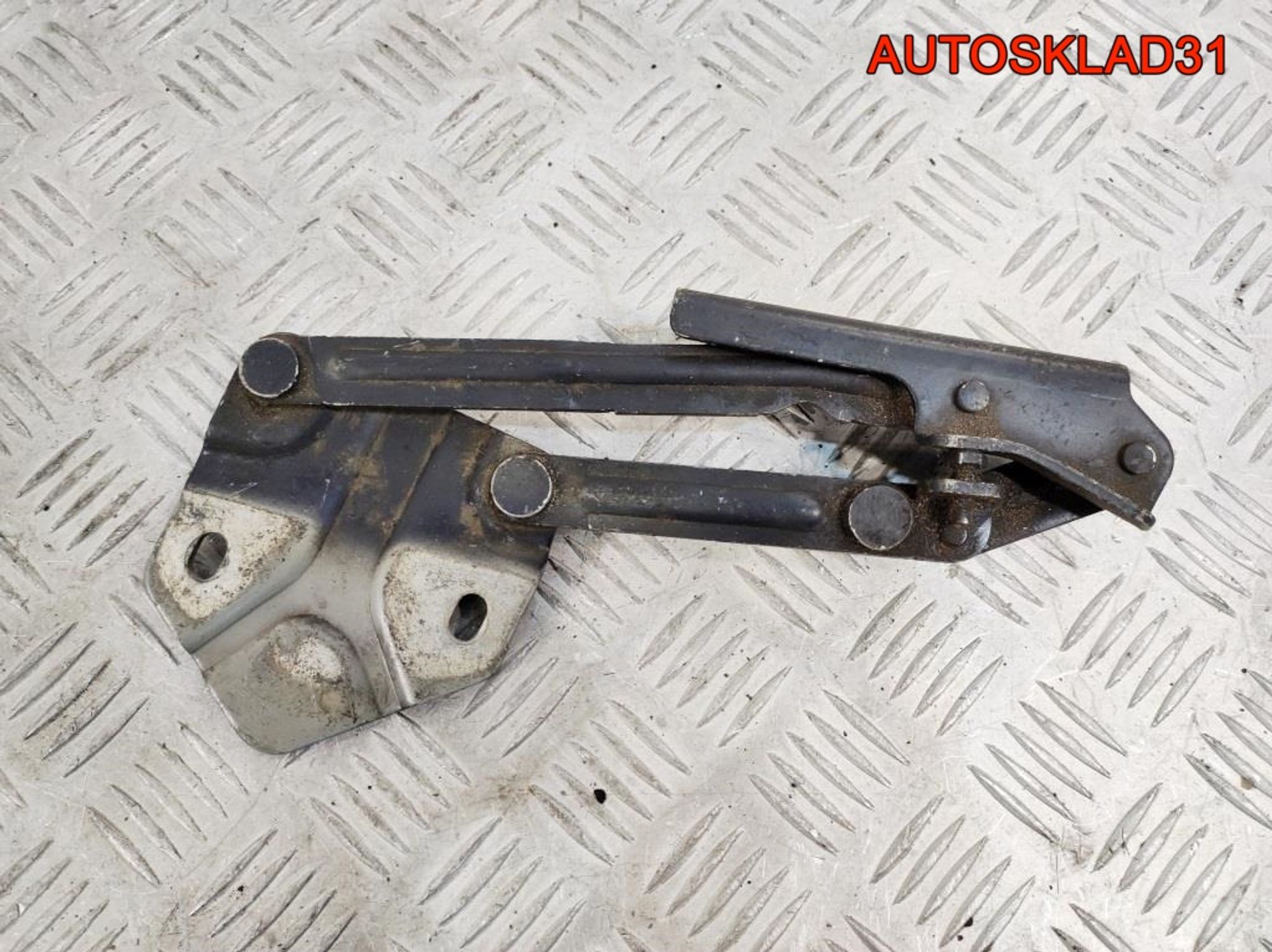 Петля капота левая Volkswagen Touran 1T0823301E, 1400 рублей, Дубовое