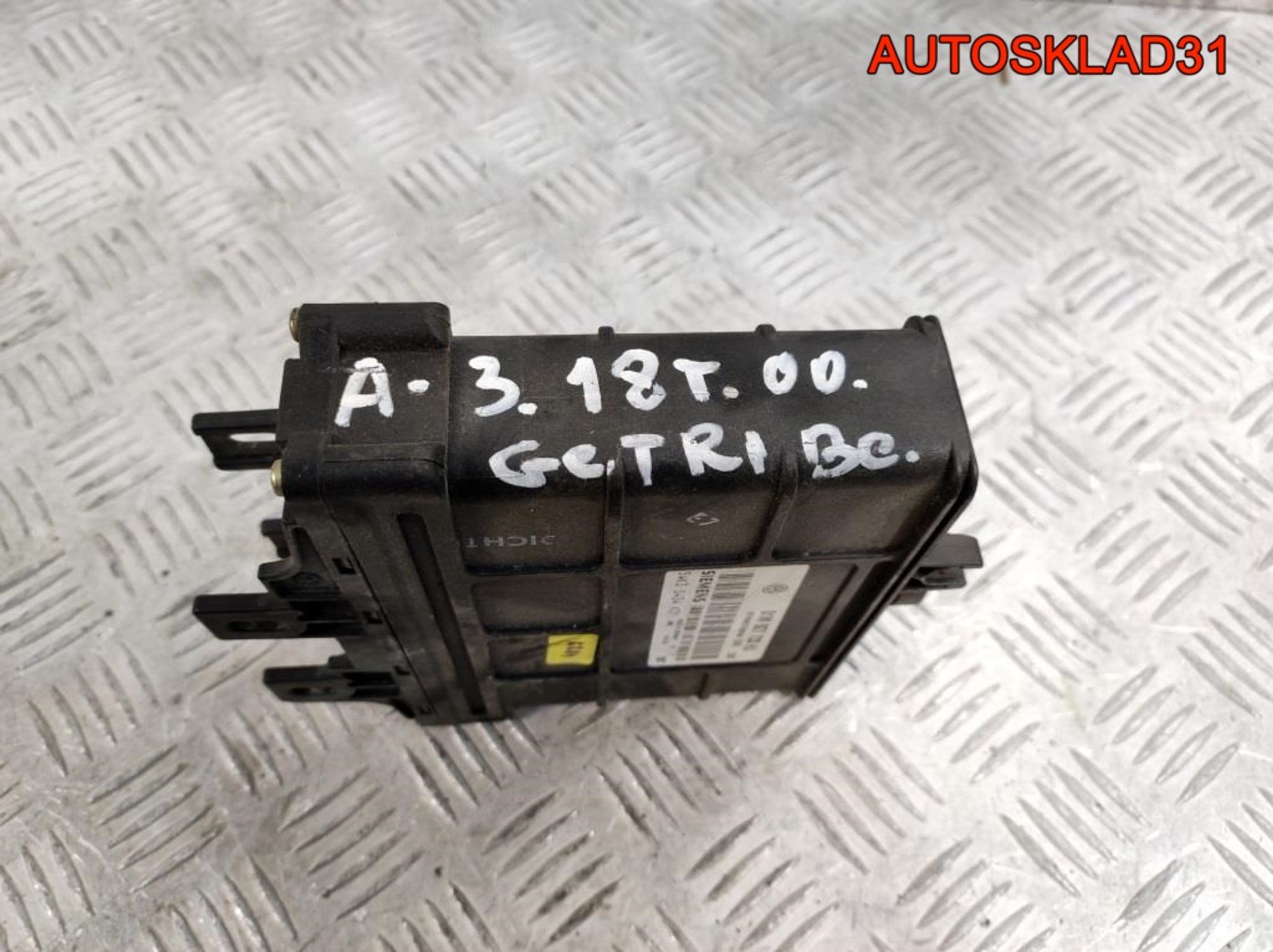 Блок ЭБУ АКПП Audi A3 8L 1,8 Бензин 01M927733HJ, 3200 рублей, Дубовое