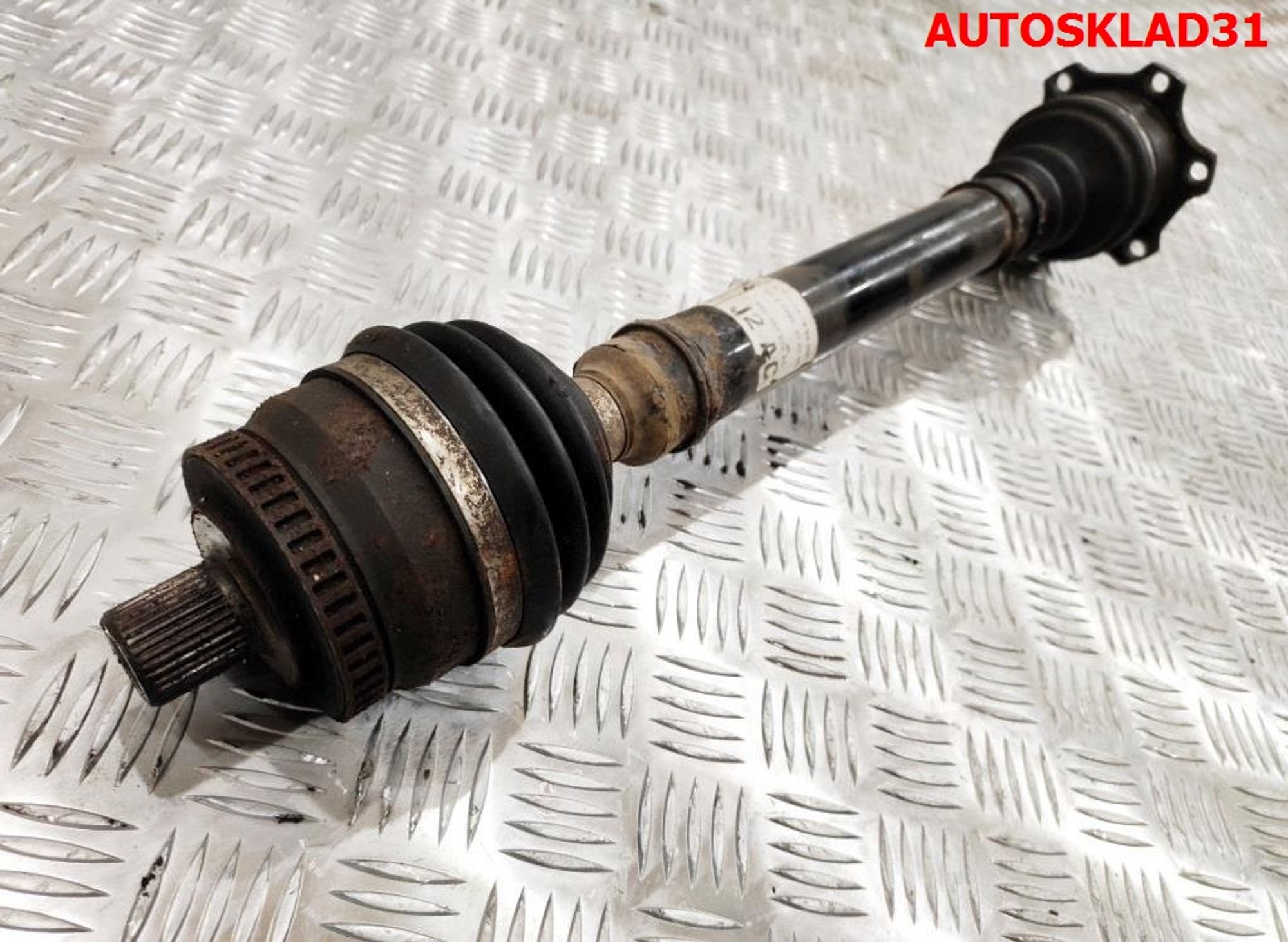 Полуось передняя правая Audi A4 B5 1,8 ADR АКПП 8D0407272AC, 3600 рублей, Дубовое
