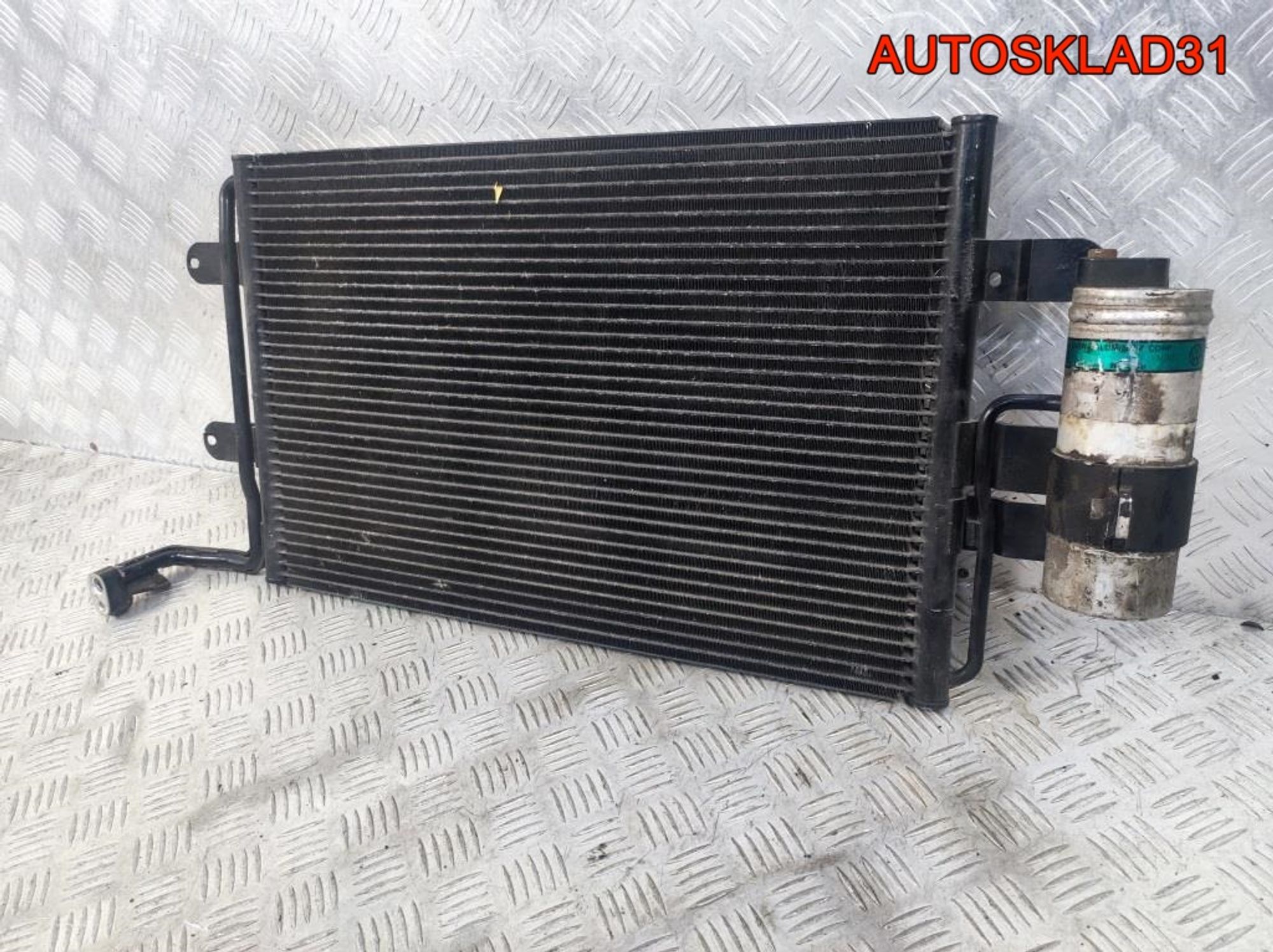 Радиатор кондиционера Volkswagen Golf 4 1J0820411D, 1500 рублей, Дубовое