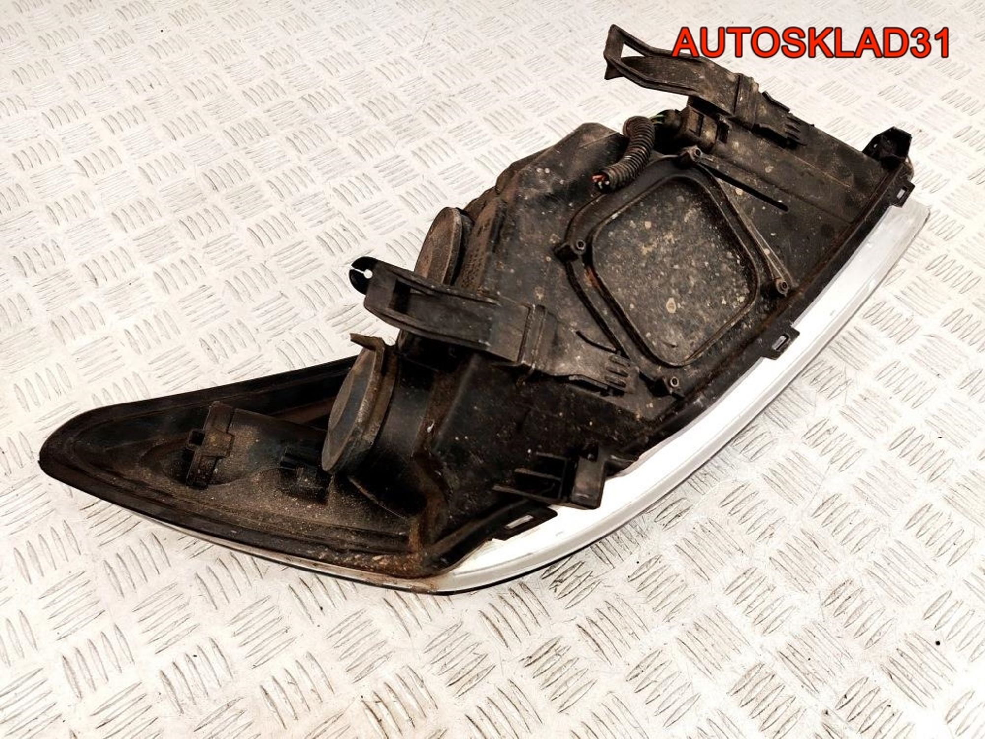 Фара левая Ford Focus 2 Рестайлинг 1EE35425701, 14000 рублей, Дубовое