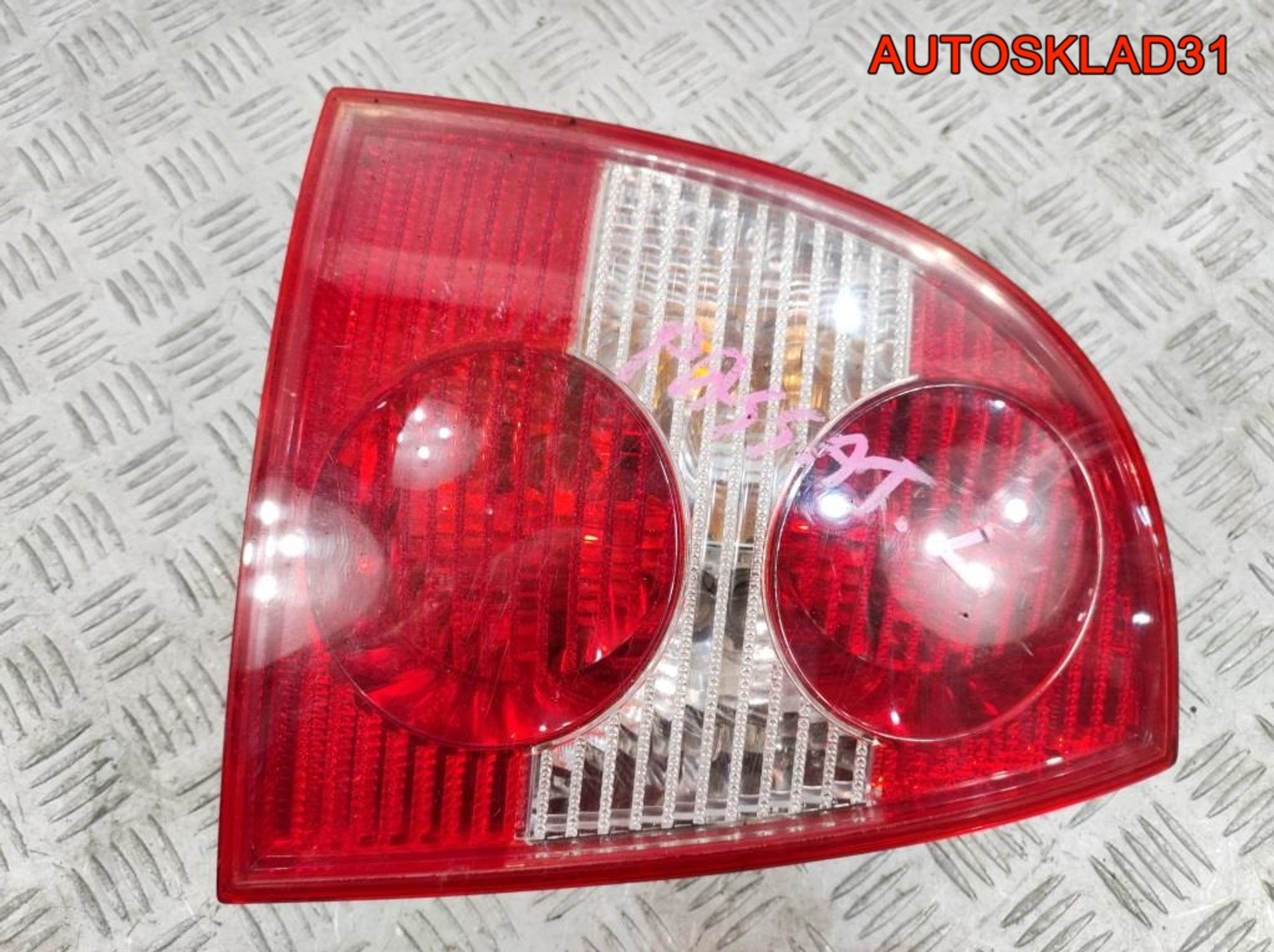 Фонарь задний левый VW Passat B5+ Седан 3B5945095AE, 7000 рублей, Дубовое