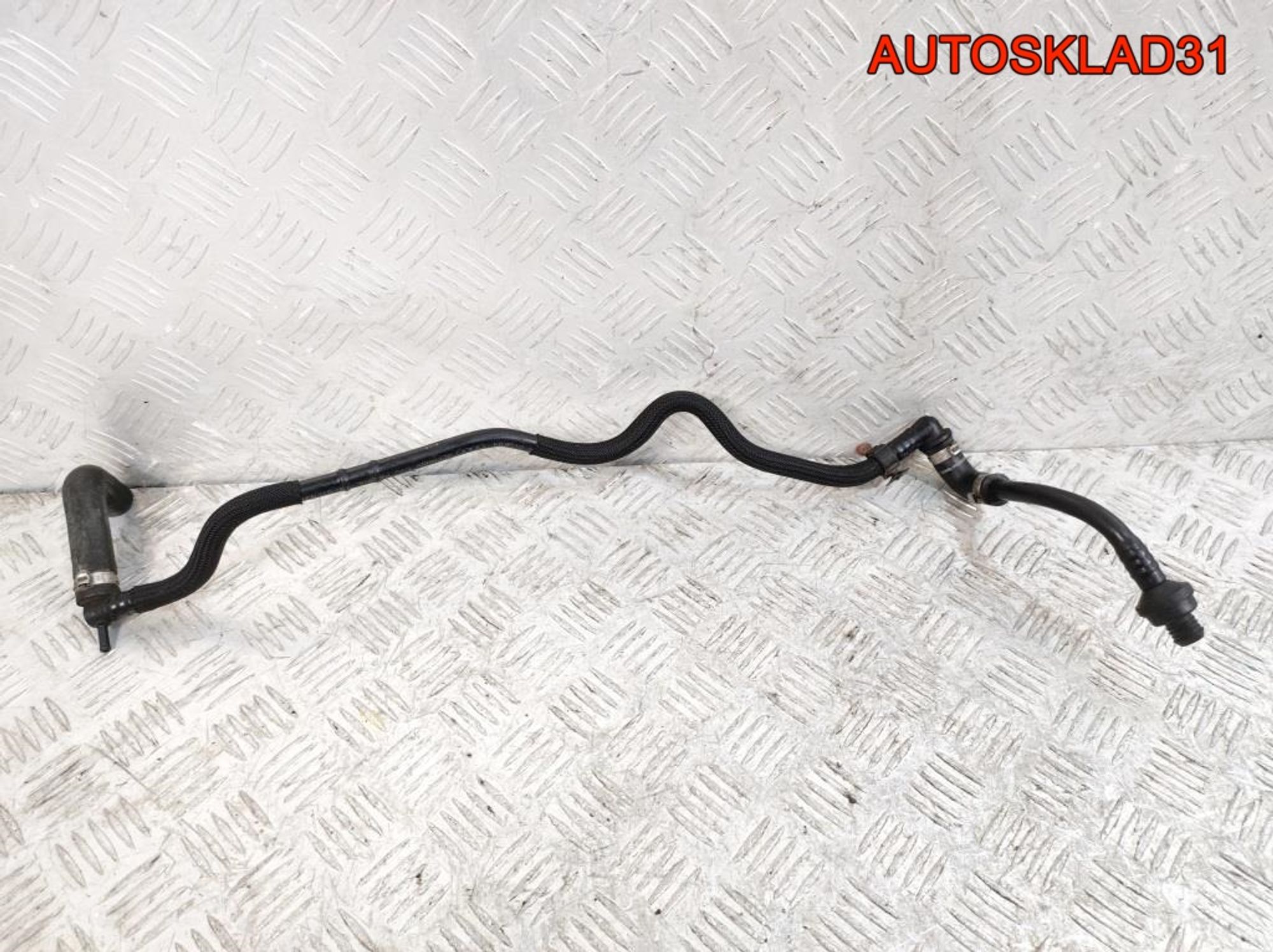 Трубка вакуумная Audi A6 C6 2,4 BDW Бензин 4F0611931BC, 1000 рублей, Дубовое