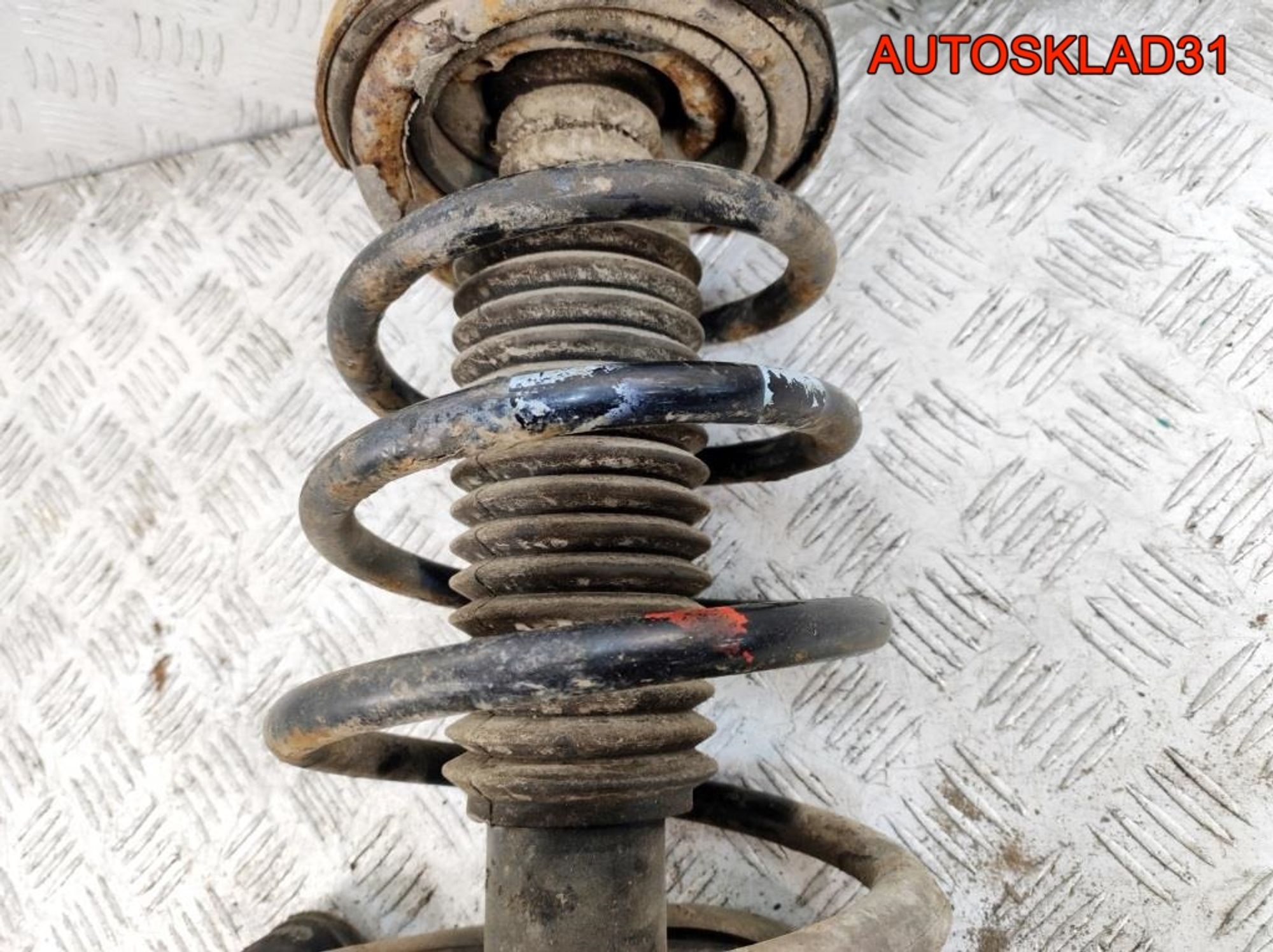 Стойка амортизатора задняя правая Nissan X-Trail T30, 2000 рублей, Дубовое