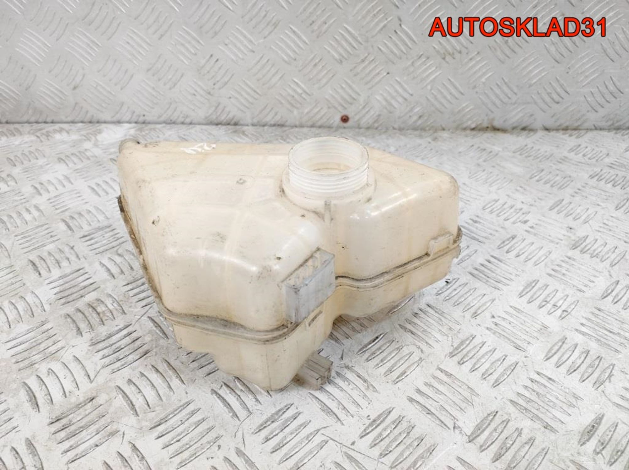 Бачок расширительный Ford Fiesta 6 8V218K218B, 1000 рублей, Дубовое