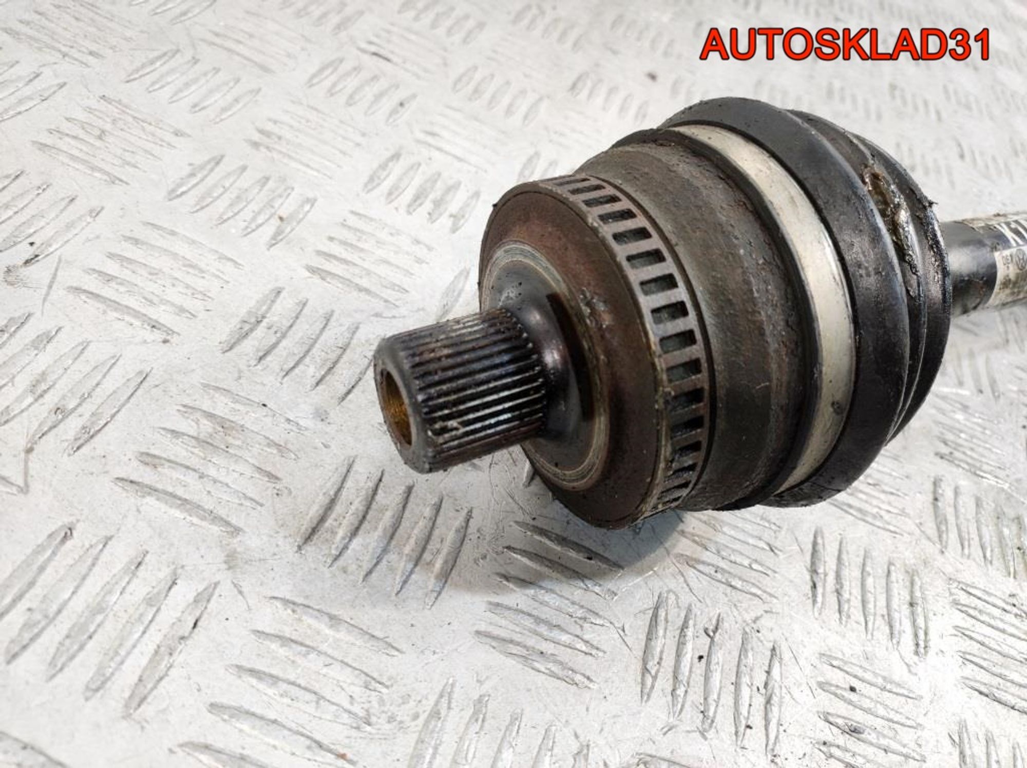 Полуось передняя левая Audi A4 B6 8E0407271AE МКПП, 4100 рублей, Дубовое