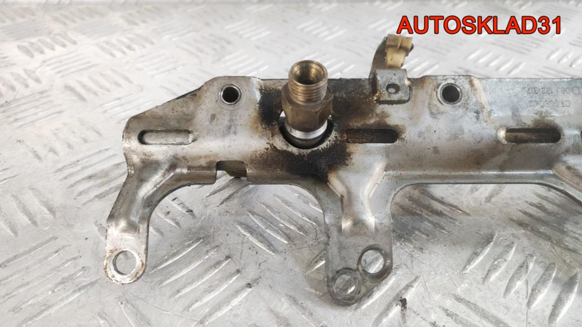Рейка топливная VW Passat B6 1,8 BZB 06J133317G, 1000 рублей, Дубовое