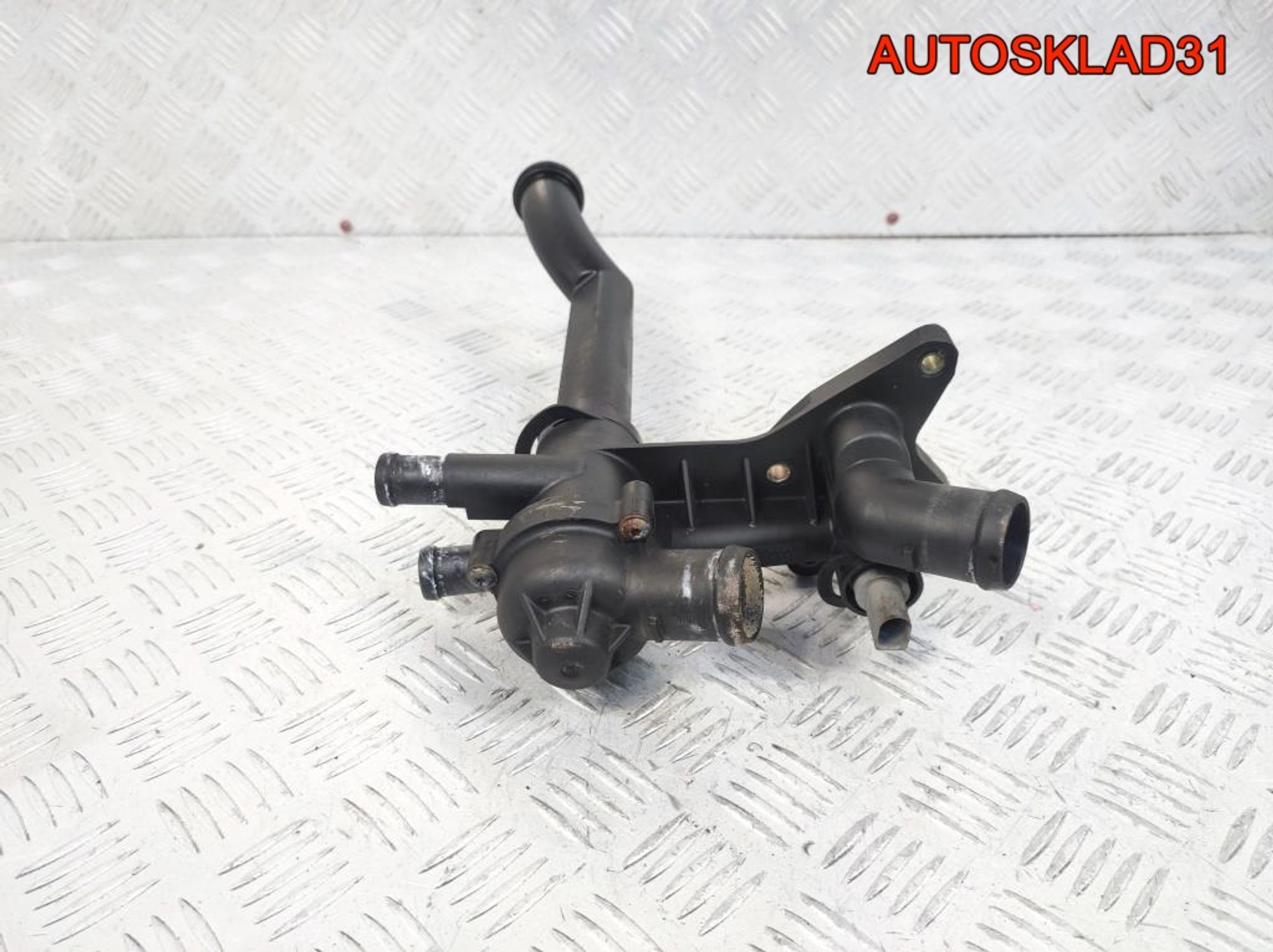 Корпус термостата VW Polo 1.2 AZQ 03C121111B, 900 рублей, Дубовое