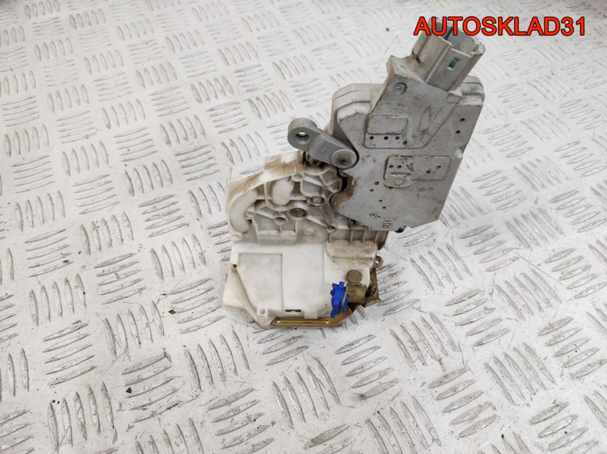 Замок двери задней правой Nissan Primera P11 825022F000, 1000 рублей, Дубовое