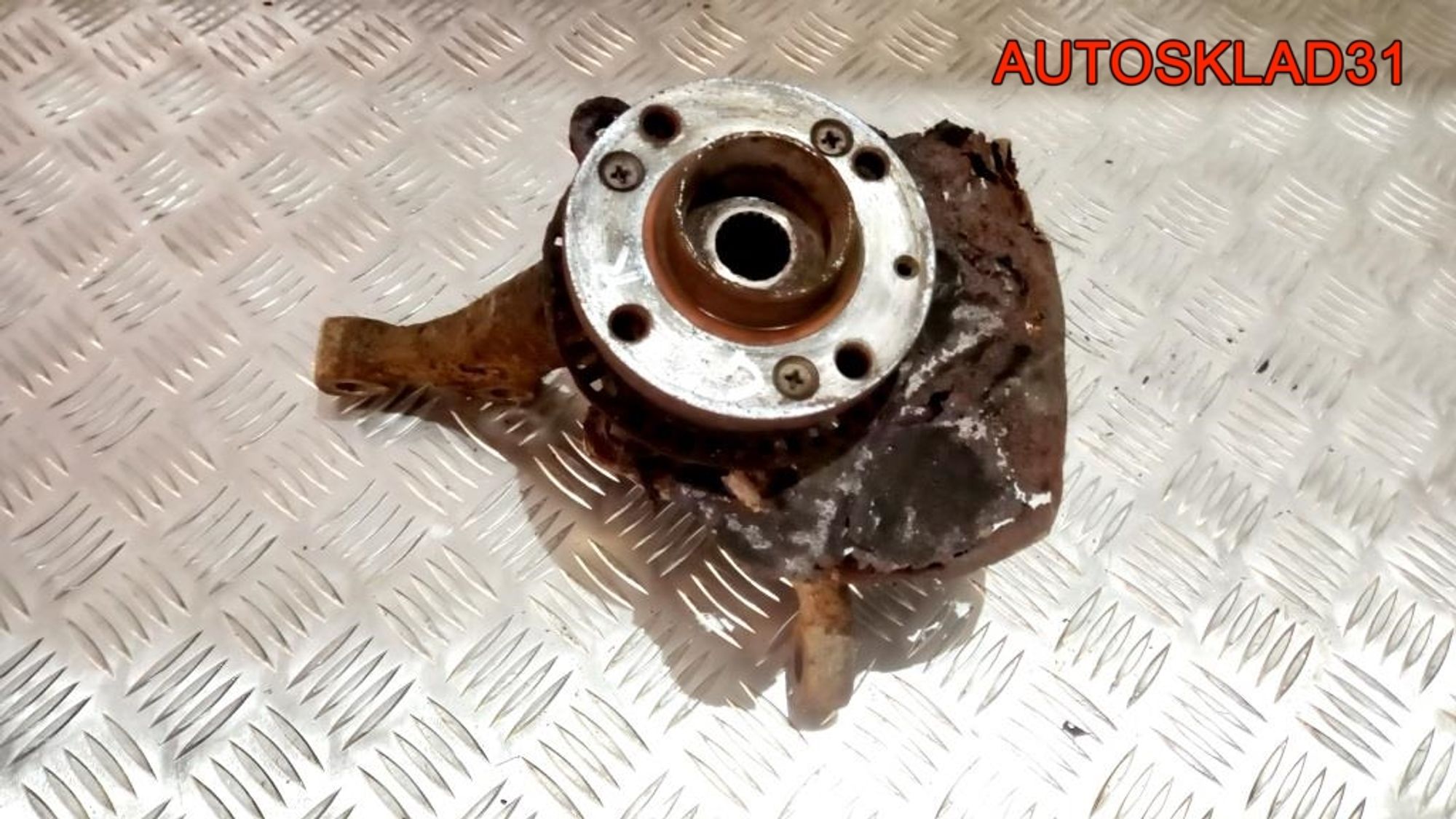 Кулак поворотный передний правый VW Golf 3 357407256C, 3000 рублей, Дубовое
