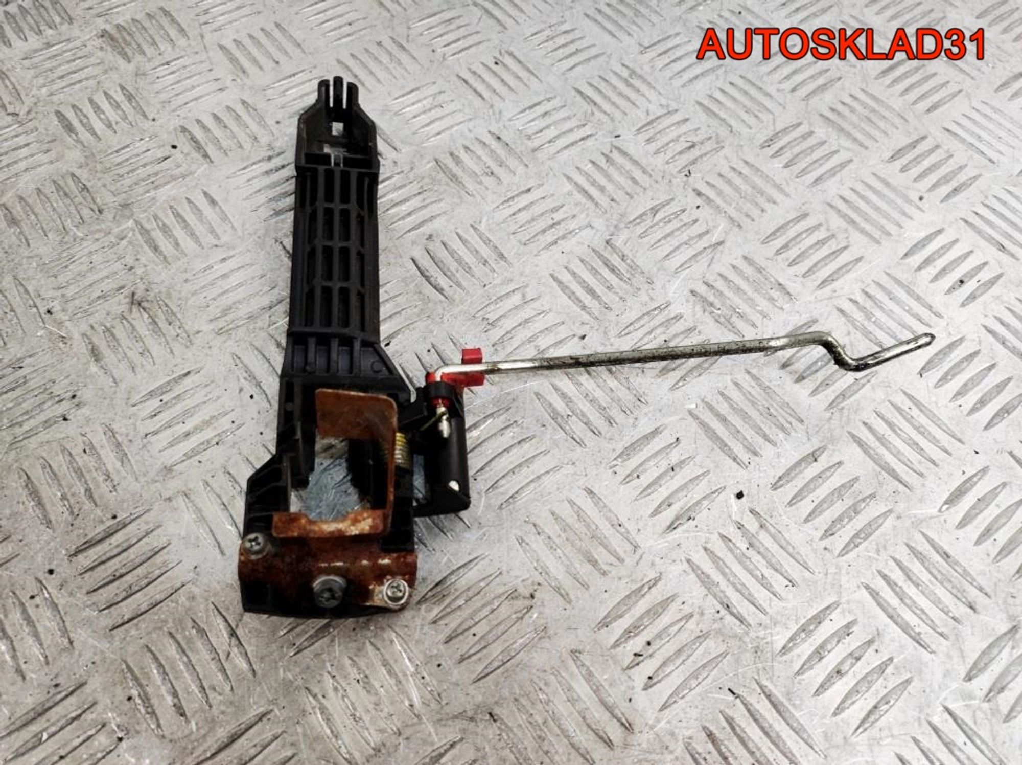 Кронштейн ручки передней правой Toyota Avensis T250 6920102060, 500 рублей, Дубовое