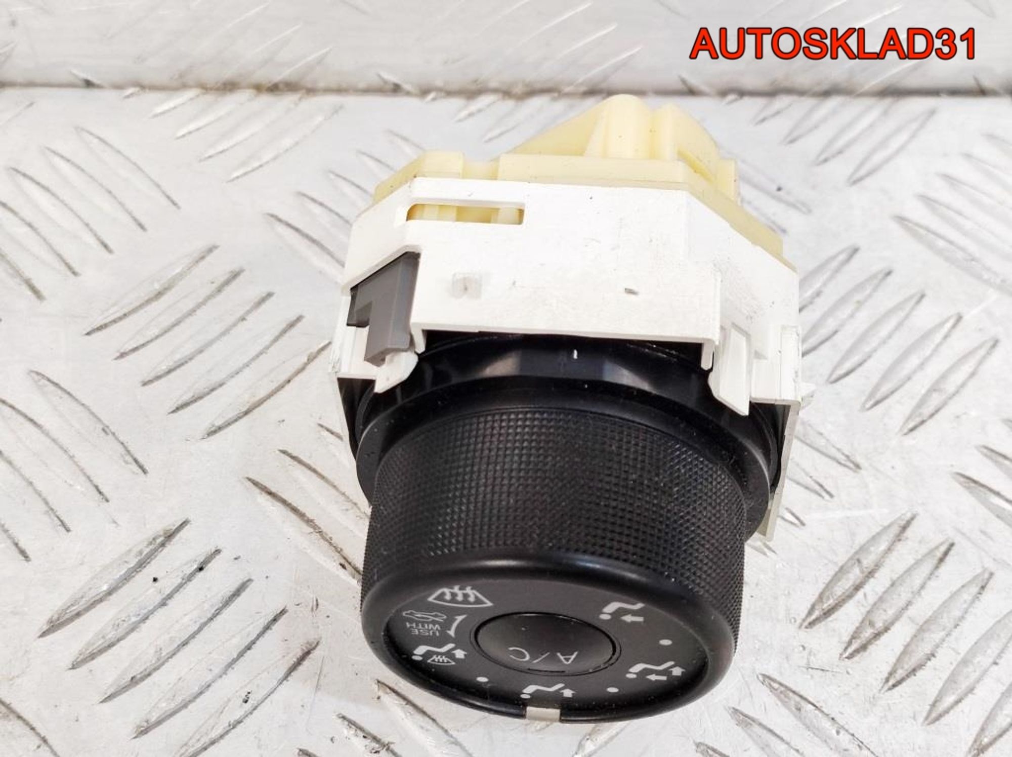 Переключатель отопителя Toyota Yaris 2 559010D010, 500 рублей, Дубовое