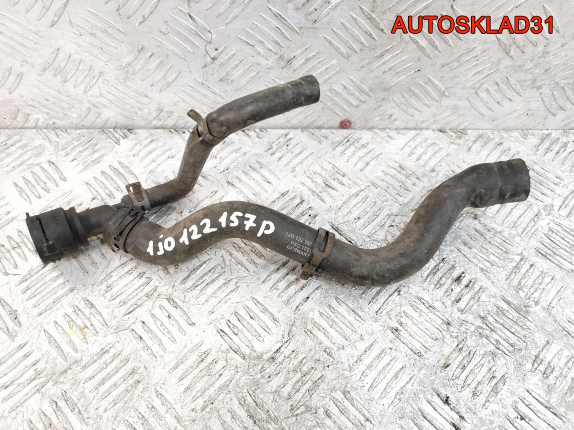 Патрубок системы охлаждения VW Golf 4 2,0 Бензин 1J0122157P, 600 рублей, Дубовое