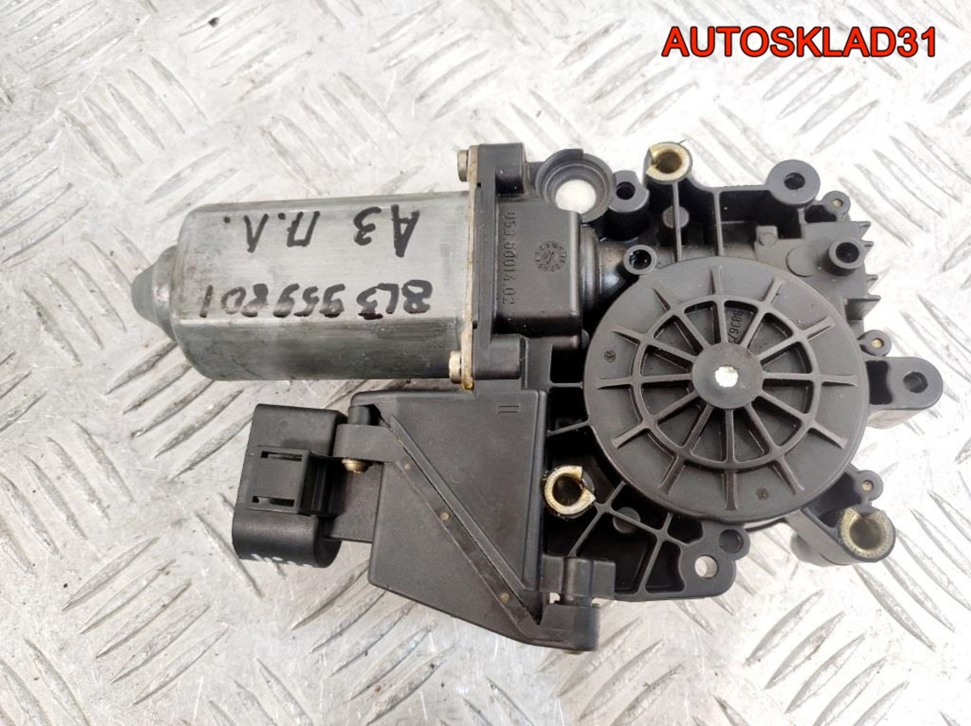 Моторчик стеклоподъемника п/л Audi A3 8L3959801, 800 рублей, Дубовое