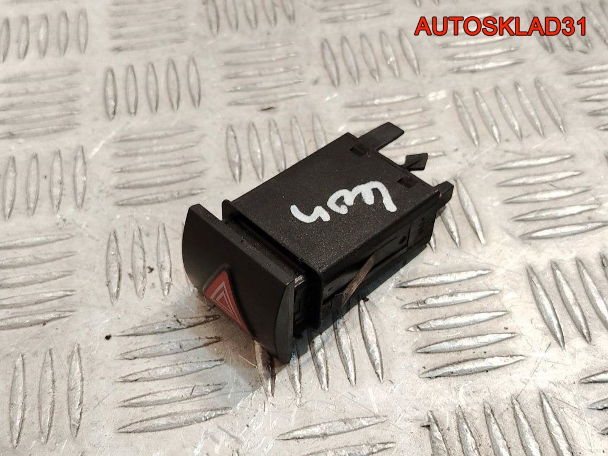 Кнопка аварийной сигнализации SEAT Leon 1M1 1M0941509B, 6500 рублей, Дубовое