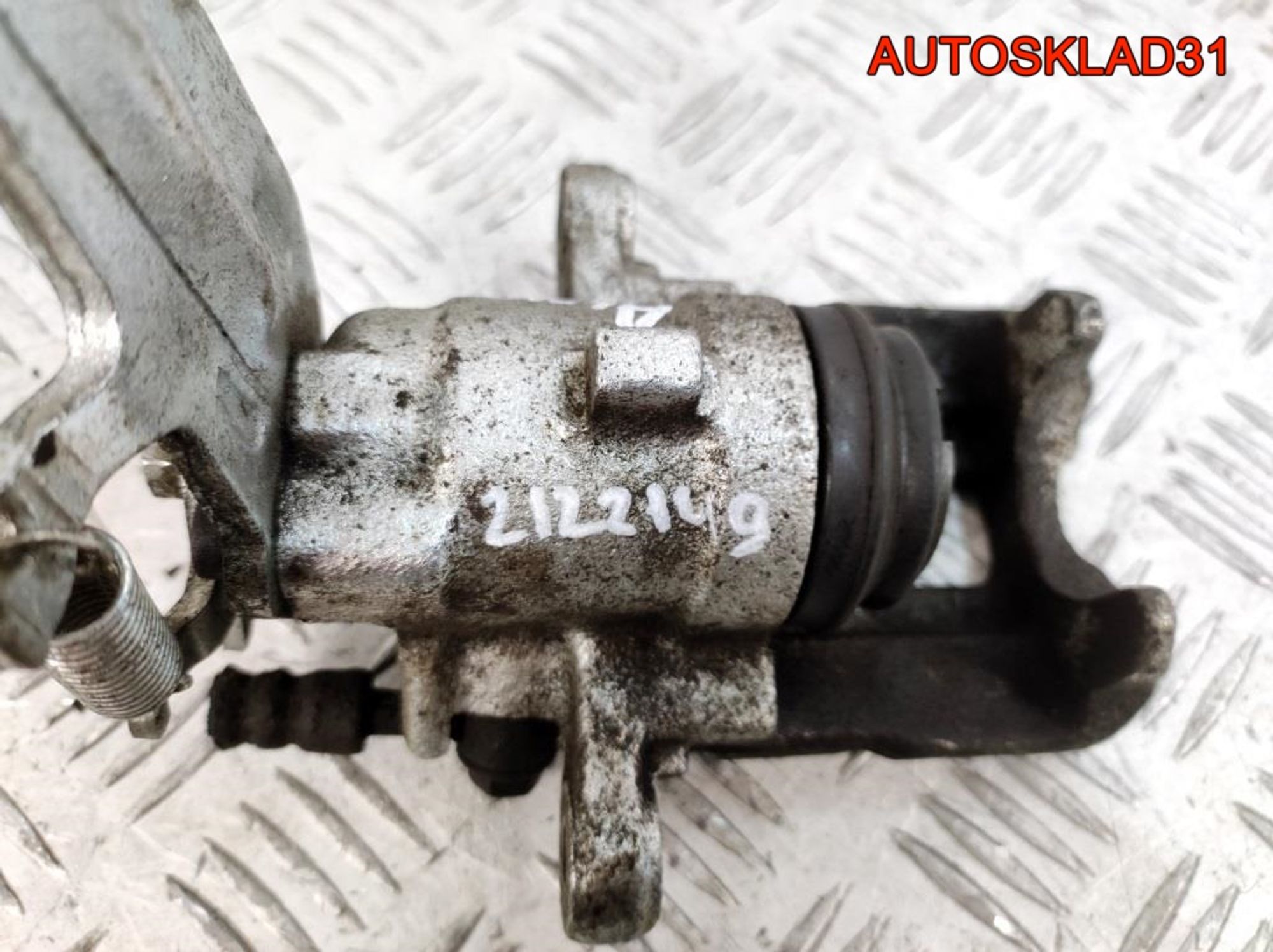 Суппорт тормозной задний левый Nissan Almera N16 44011BM40A, 3500 рублей, Дубовое
