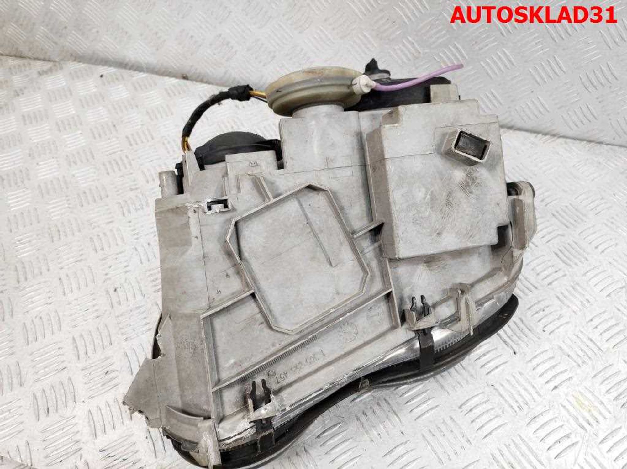 Фара правая Mercedes Benz W203 A2038200861 Дорест, 3200 рублей, Дубовое