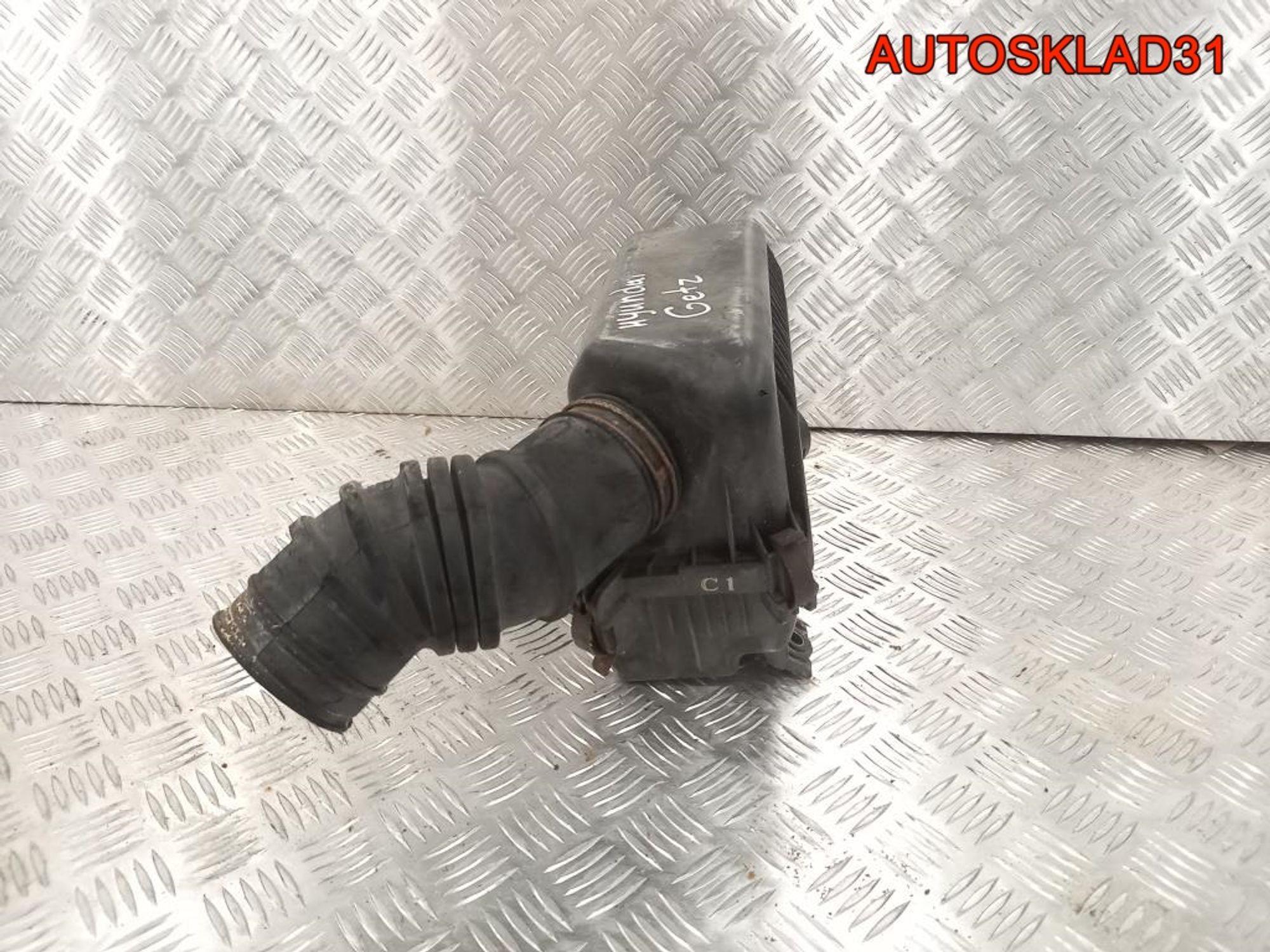 Корпус воздушного фильтра Hyundai Getz 281101C000, 1400 рублей, Дубовое