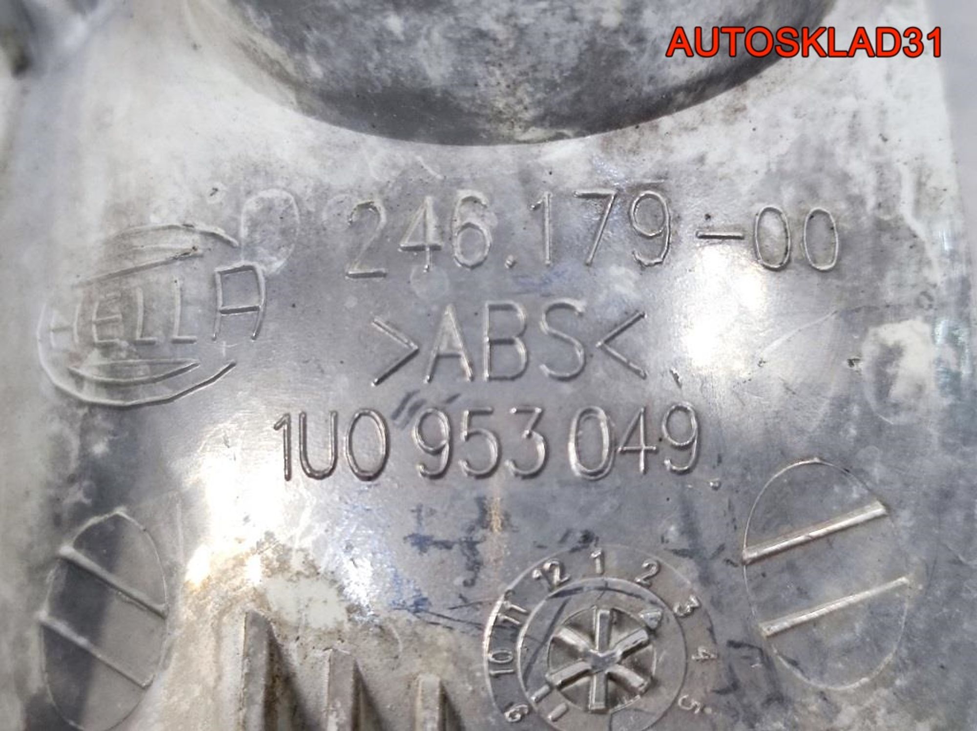 Указатель поворота Дефект Skoda Octavia 1U0953050, 500 рублей, Дубовое