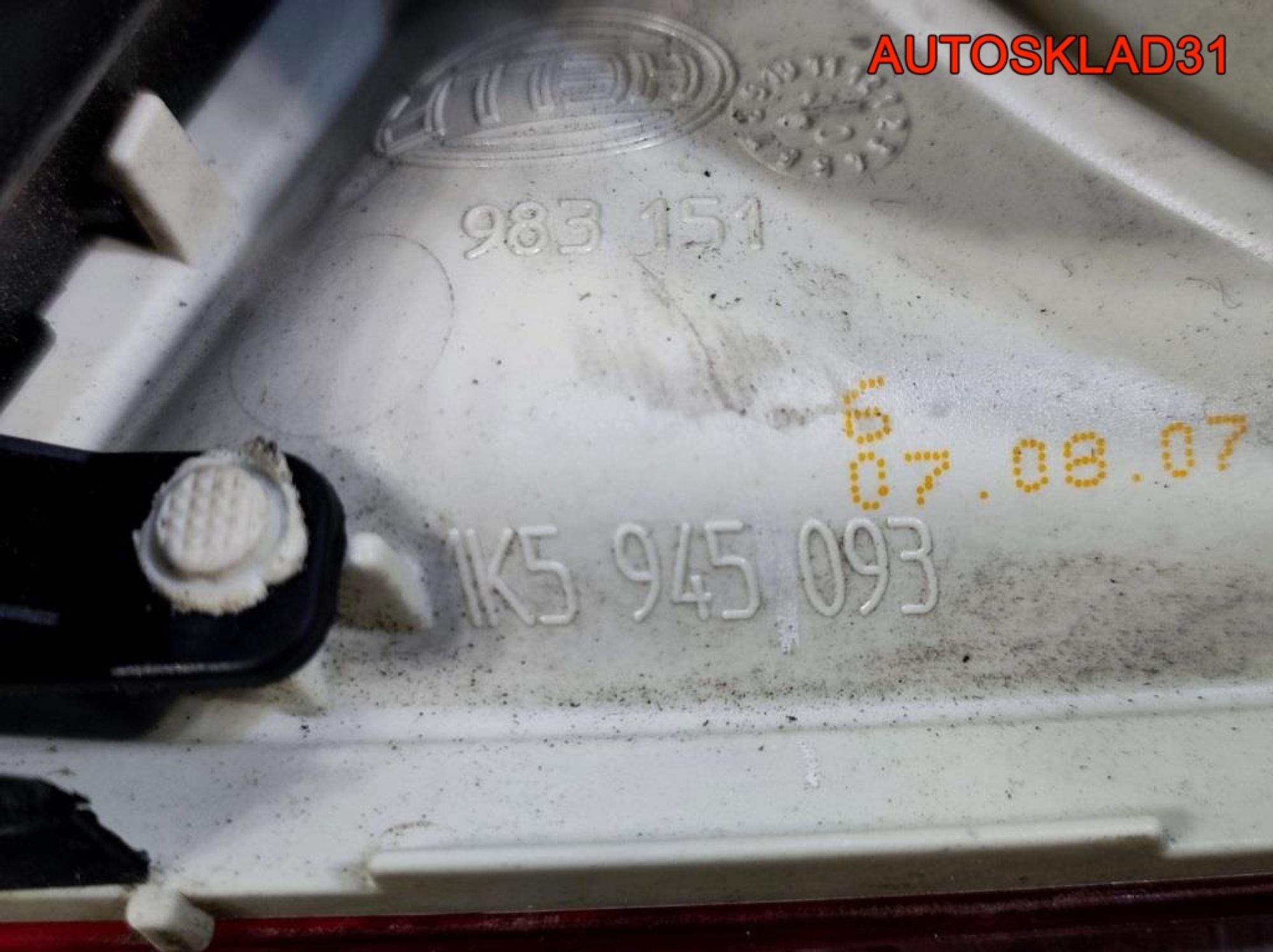 Фонарь задний внутренний левый VW Jetta 1K5945093, 2900 рублей, Дубовое