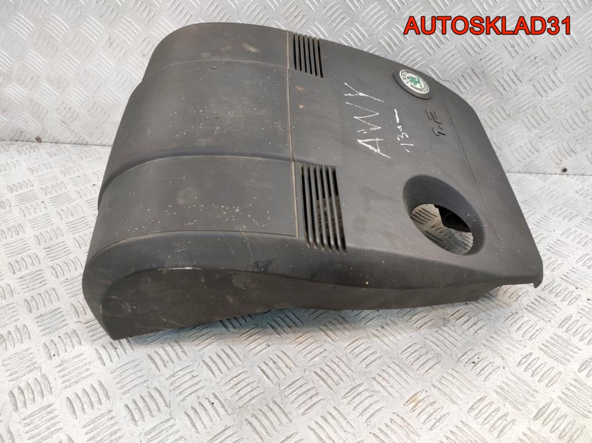 Корпус воздушного фильтра Skoda Fabia 1 1,2 AWY 03D129607K, 2300 рублей, Дубовое
