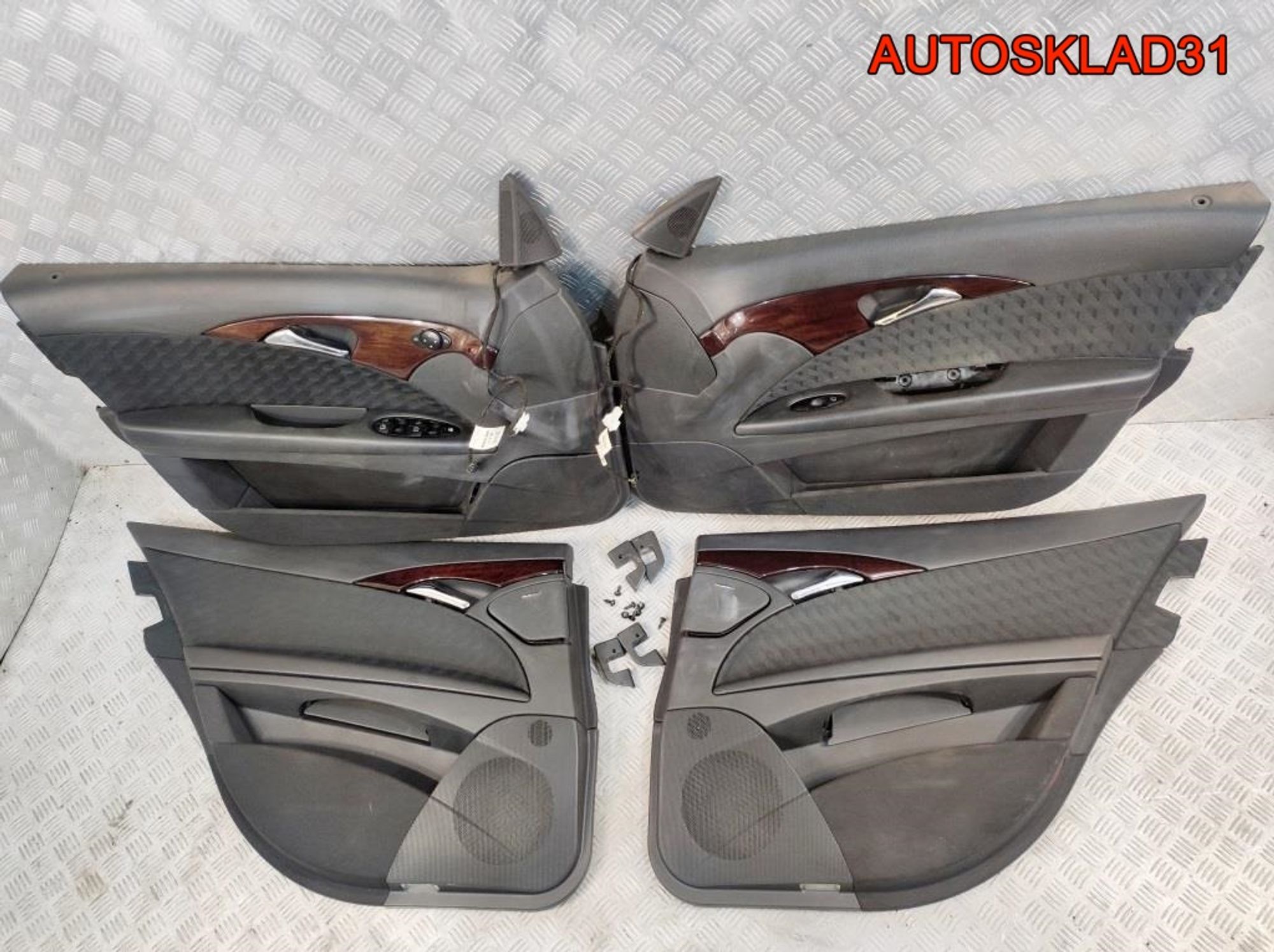 Обшивка дверей комплект Mercedes Benz W211 A2117206762, 9000 рублей, Дубовое