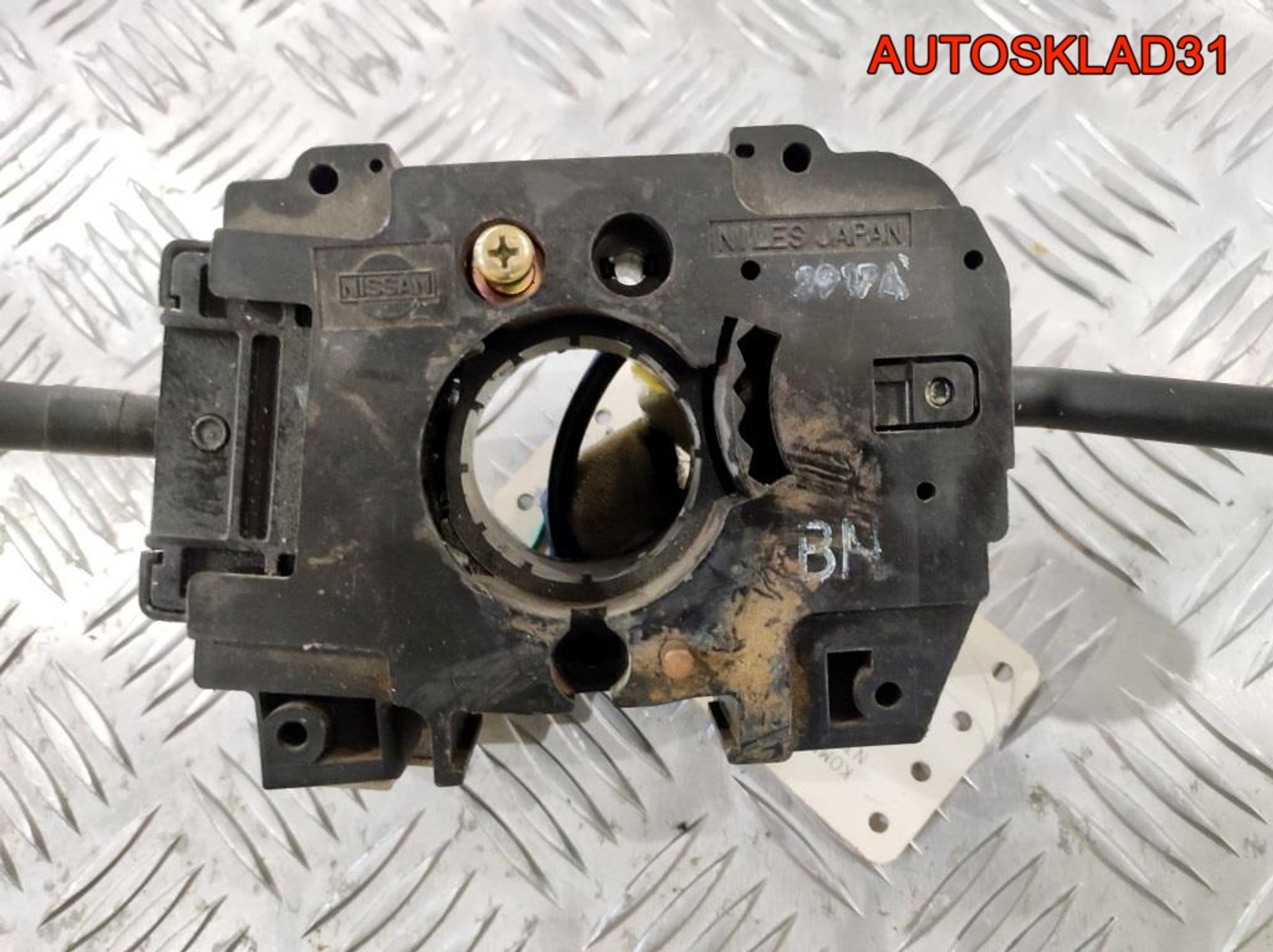 Переключатель подрулевой Nissan Sunny N14, 1000 рублей, Дубовое