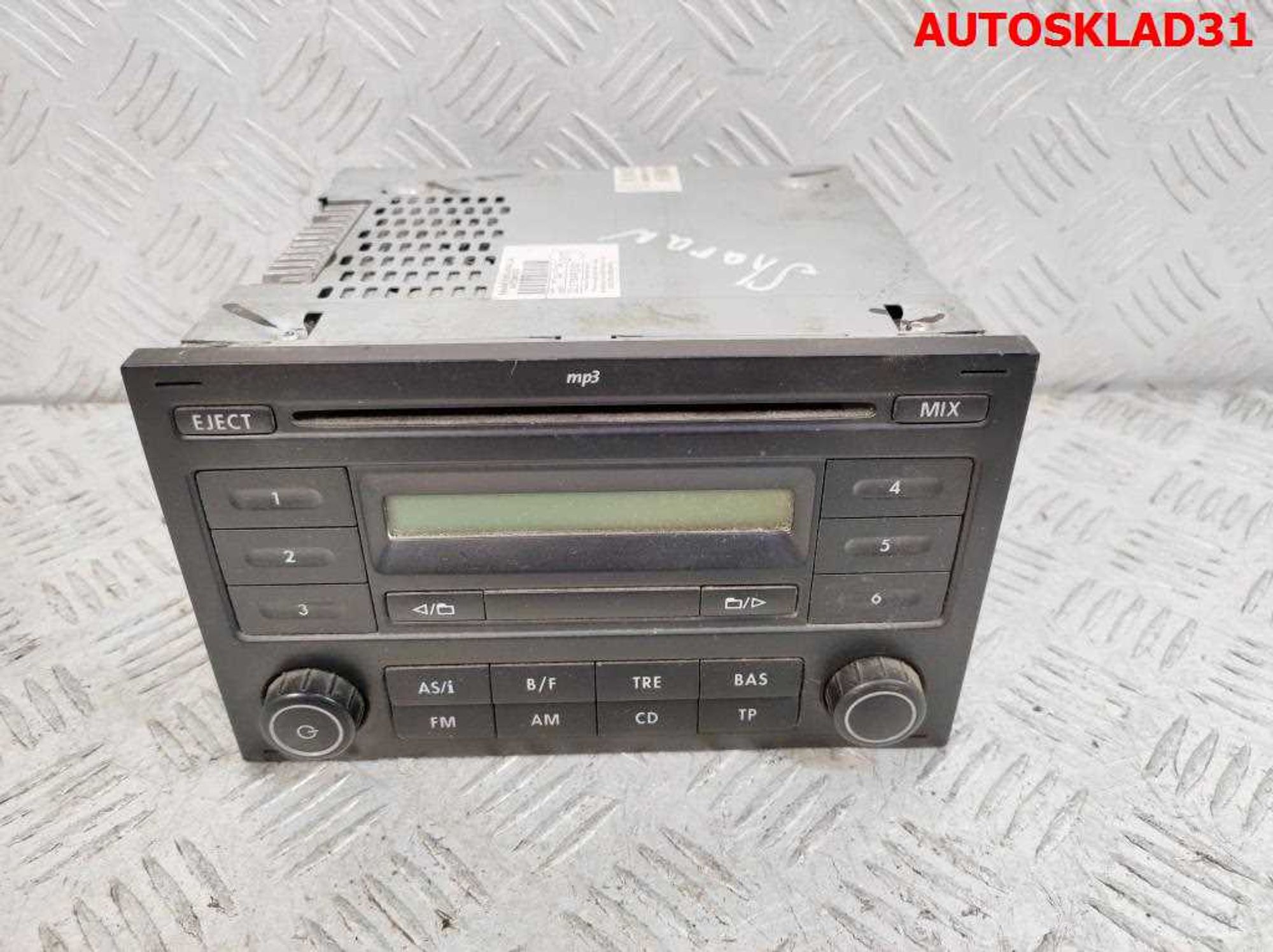 Магнитола RCD200 Volkswagen 2008 год 6Q0035152E, 1000 рублей, Дубовое