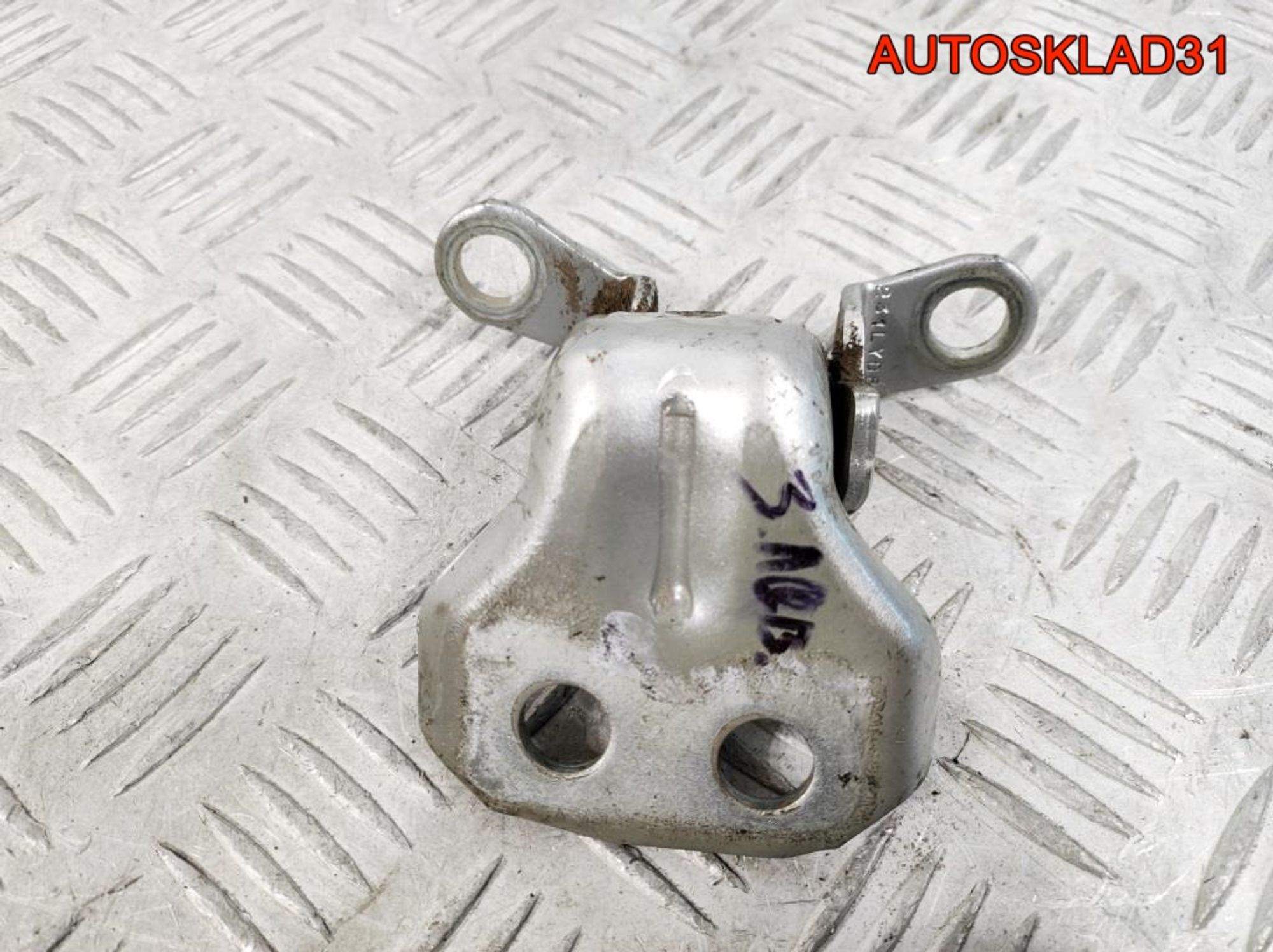 Петля двери задняя левая нижняя Ford Fusion, 900 рублей, Дубовое