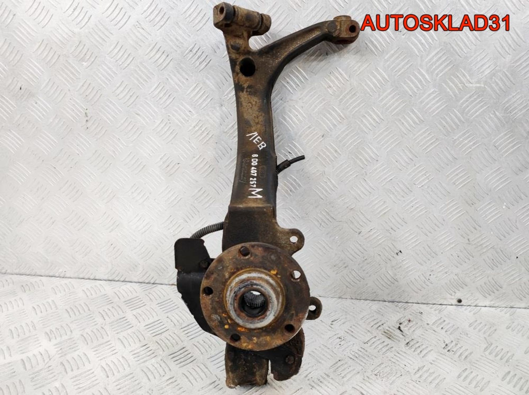 Кулак передний левый VW Passat B5 8D0407257M, 1200 рублей, Дубовое