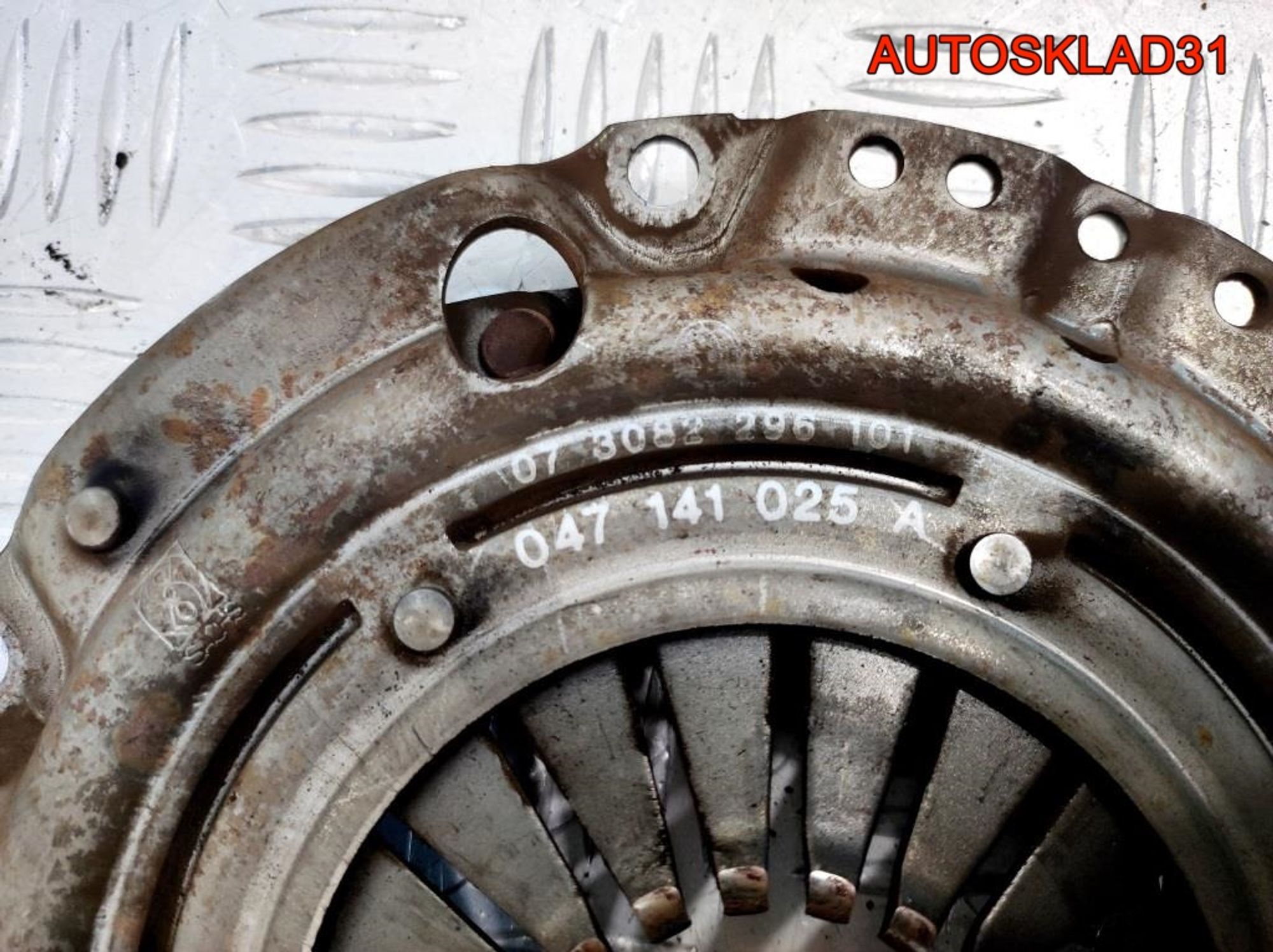 Маховик в сборе со сцеплением VW Lupo 1.0 AHT 047141025A, 1800 рублей, Дубовое