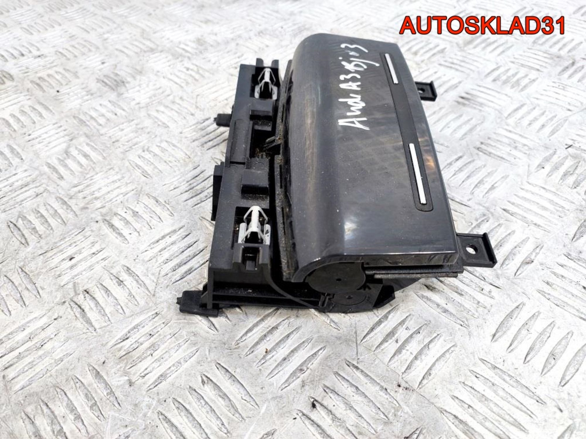 Пепельница передняя Audi A3 8P 8P0857951, 900 рублей, Дубовое