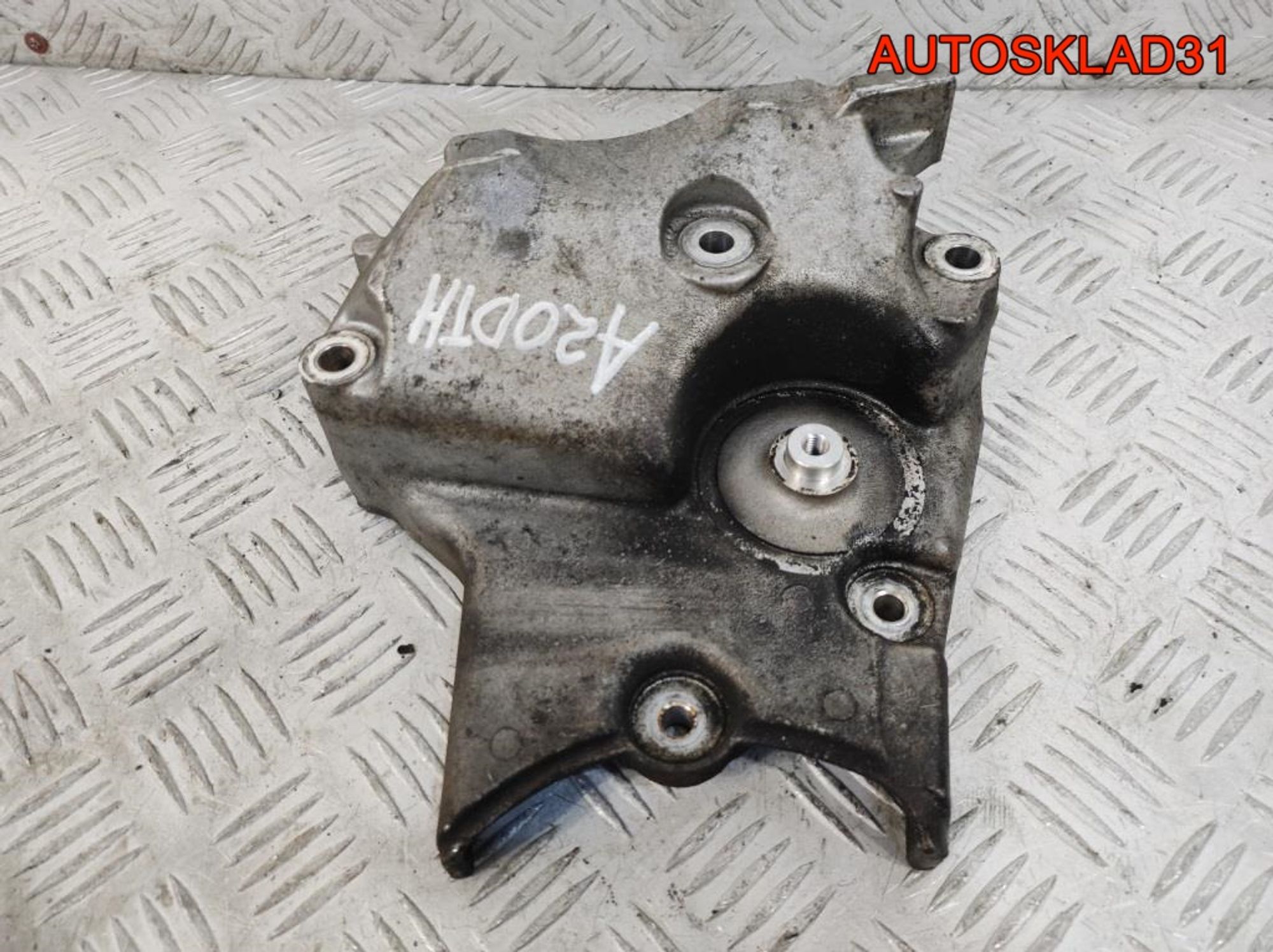 Кронштейн двигателя правый Opel Insignia 55566020, 900 рублей, Дубовое