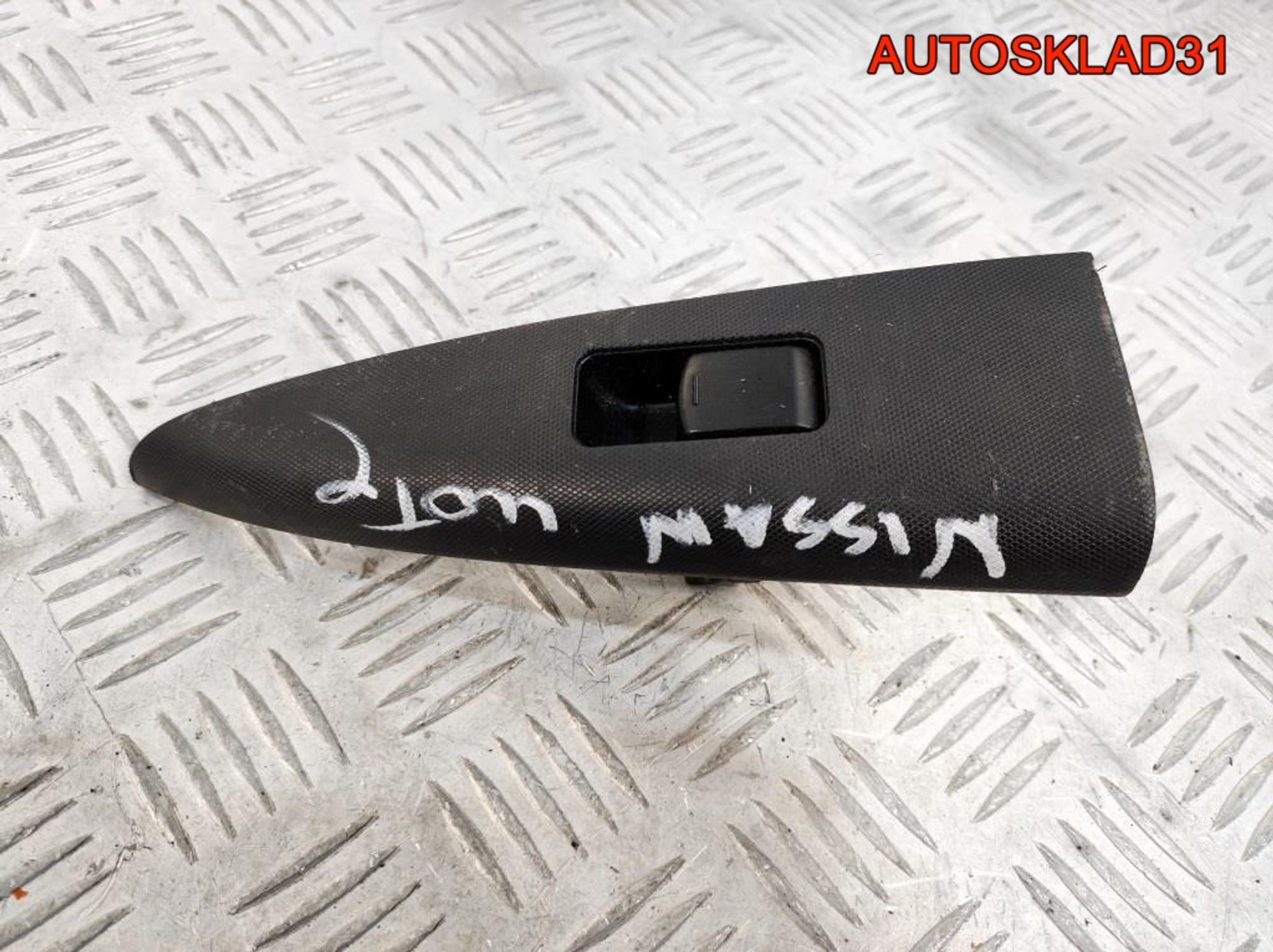 Кнопка стеклоподъемника Nissan Note E11 25411ED00A, 900 рублей, Дубовое