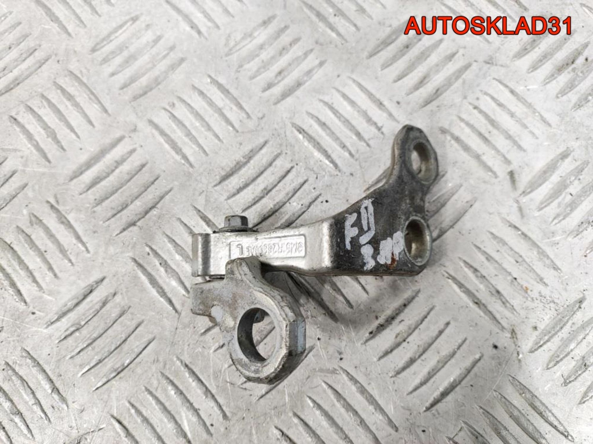 Петля двери задней правой верхняя Ford Focus 2, 900 рублей, Дубовое