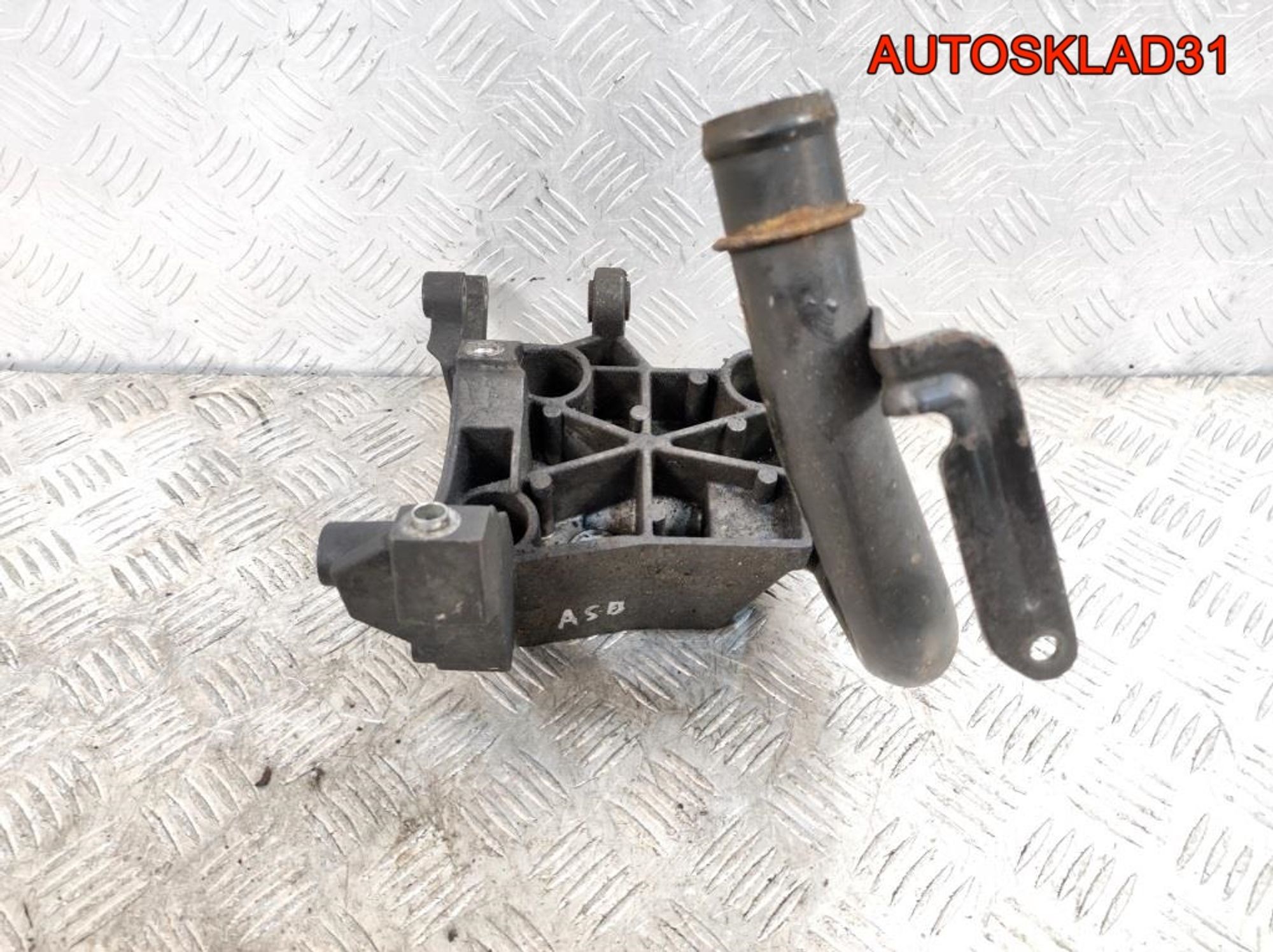 Кронштейн ГУР Audi A4 B7 3.0 ASB 059145169AA, 1000 рублей, Дубовое