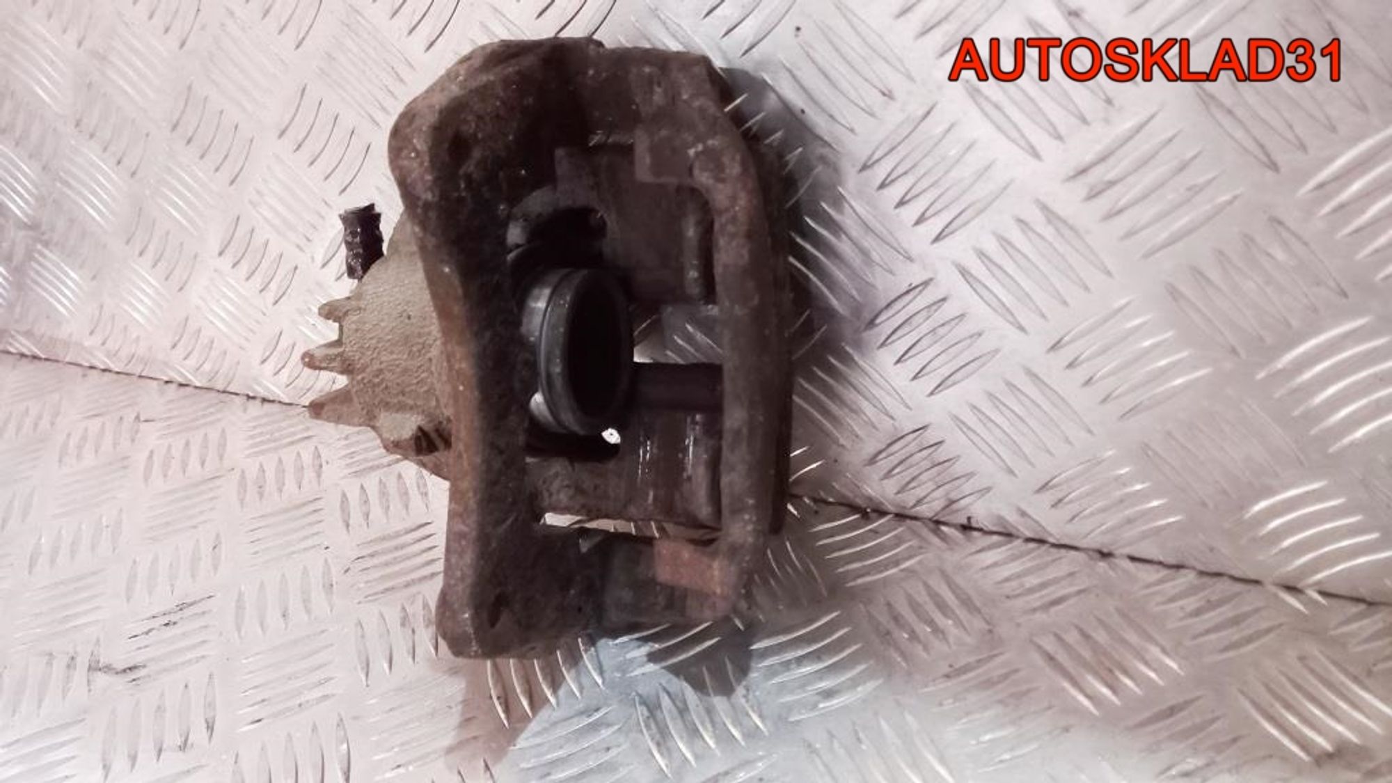 Суппорт тормозной передний правый Mitsubishi Carisma DA MR249223, 1500 рублей, Дубовое